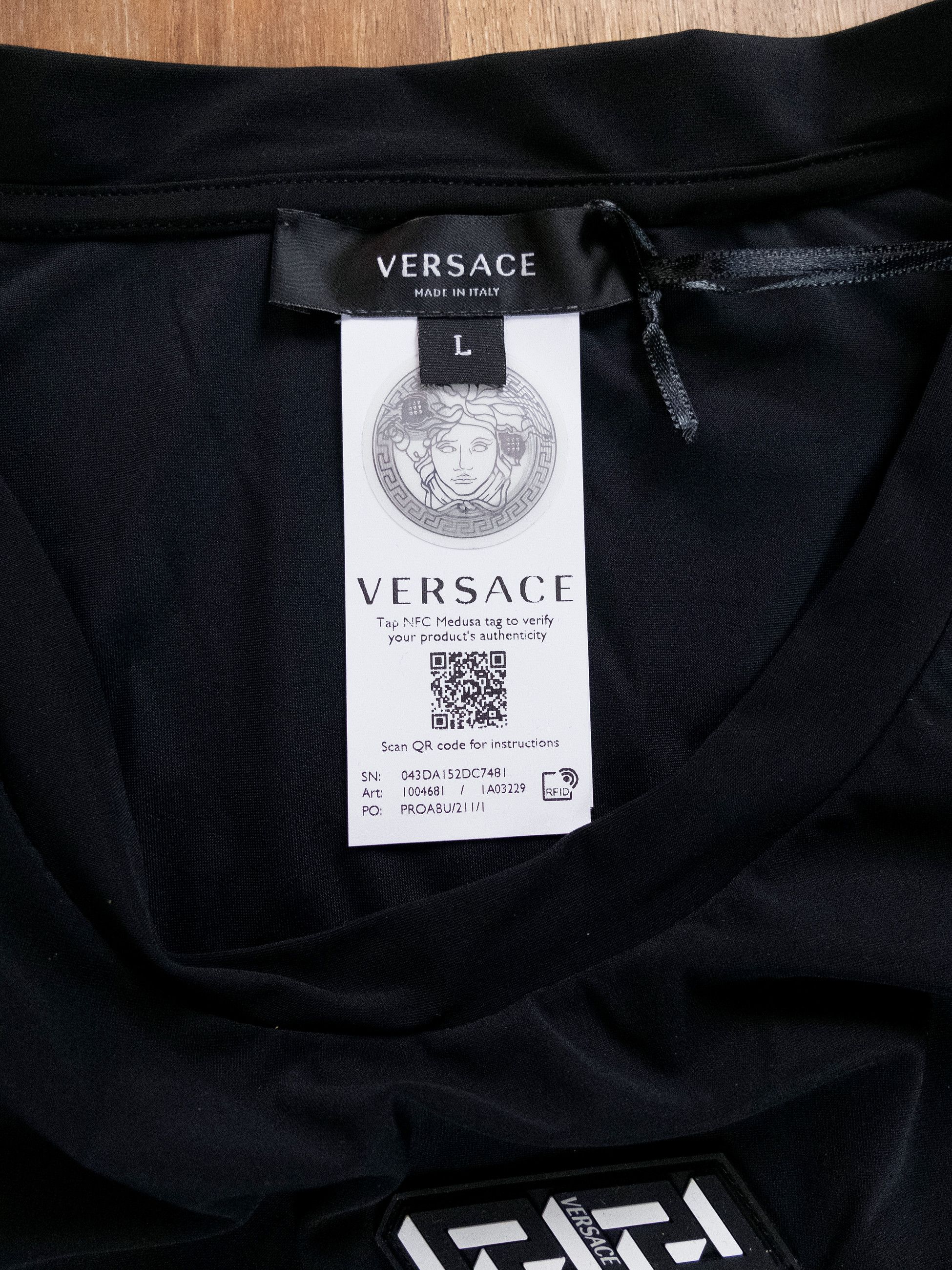 Versace VERSACE black & white La Greca nylon gym t-shirt Large Size US L / EU 52-54 / 3 - 6 Thumbnail