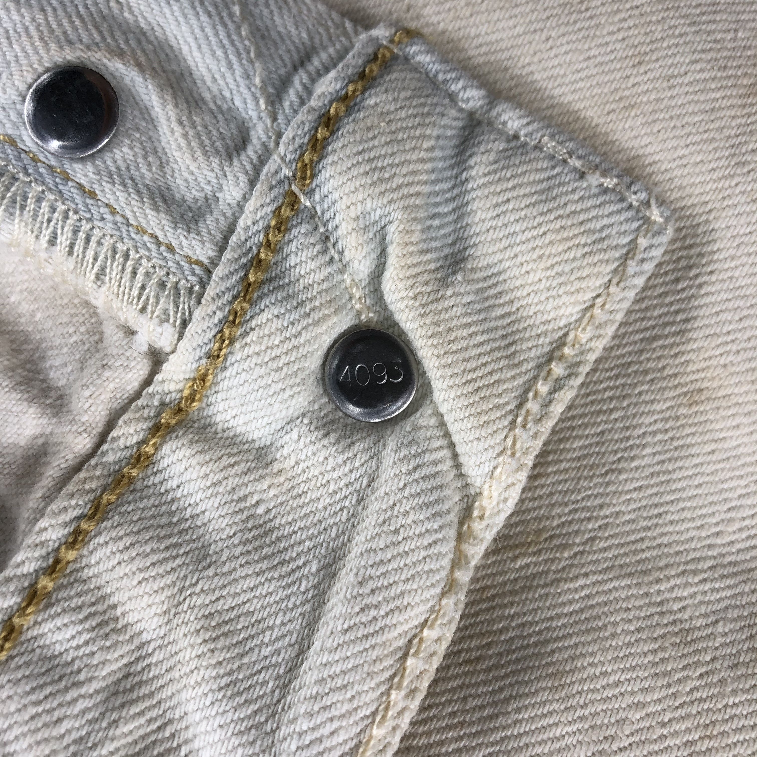 Levi's Vintage Levis 501 Jeans-J2247 Size US 37 - 14 Thumbnail