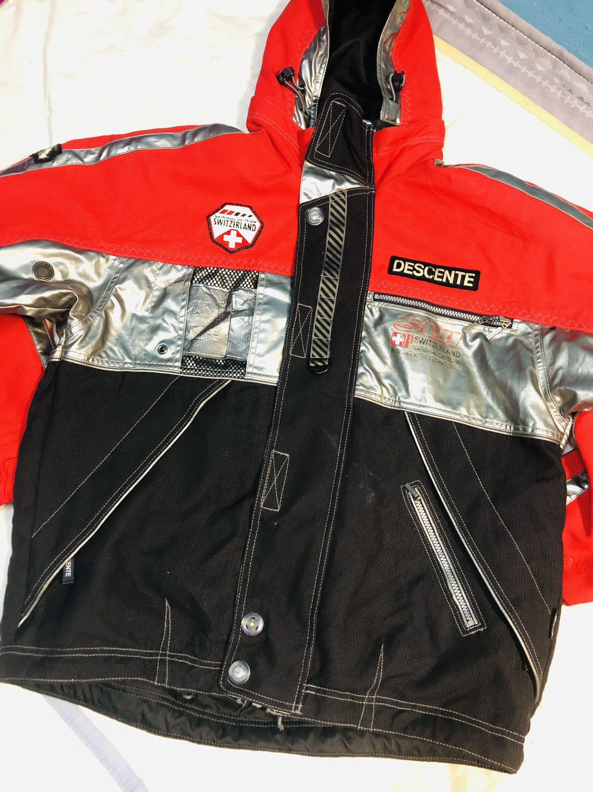 Descente Descente Switzerland National Ski Team Zipped Jacket (7) Size US L / EU 52-54 / 3 - 3 Thumbnail