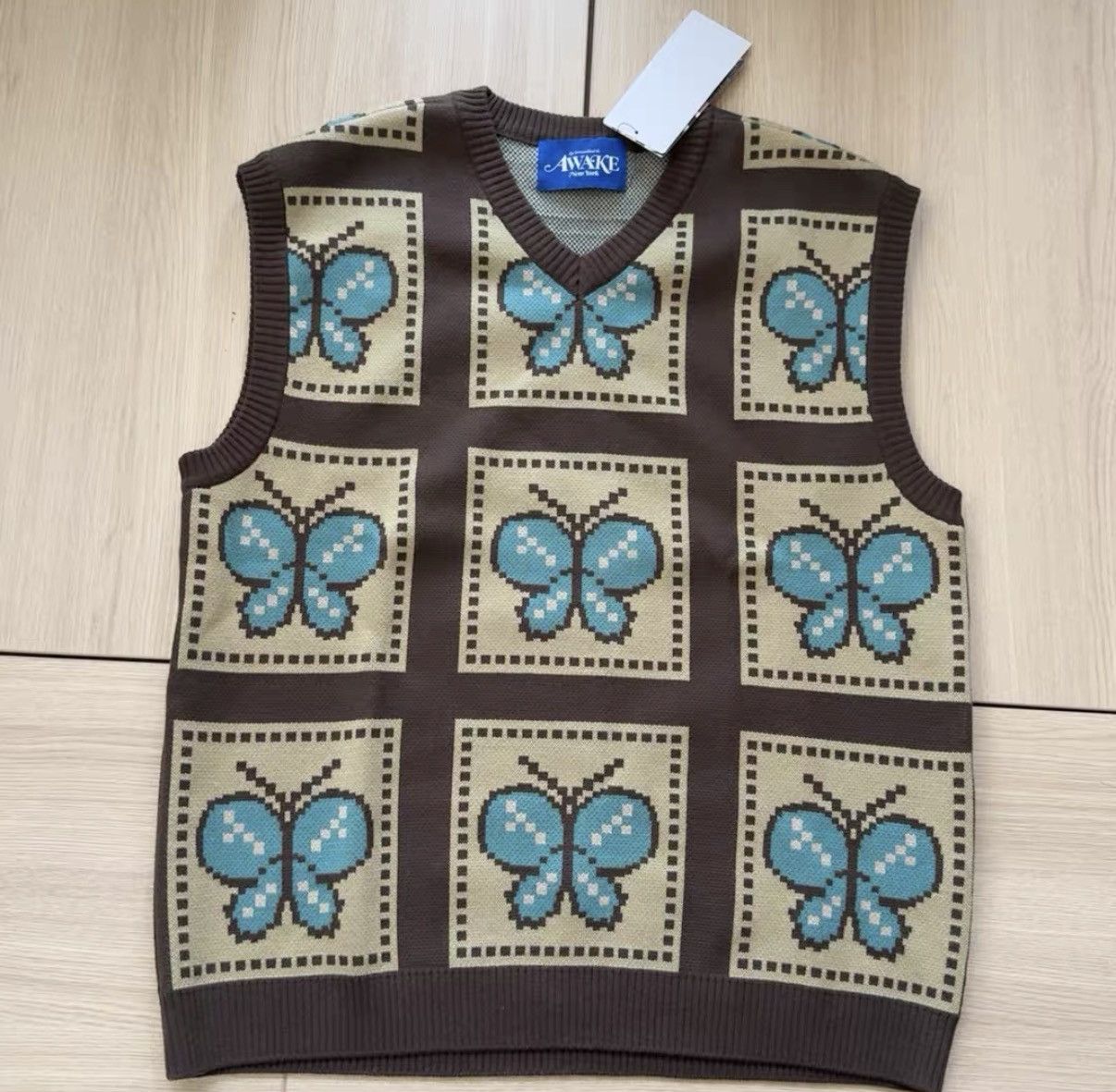 Awake NY Awake NY Butterfly Knit Vest J44 Size US XL / EU 56 / 4 - 1 Thumbnail