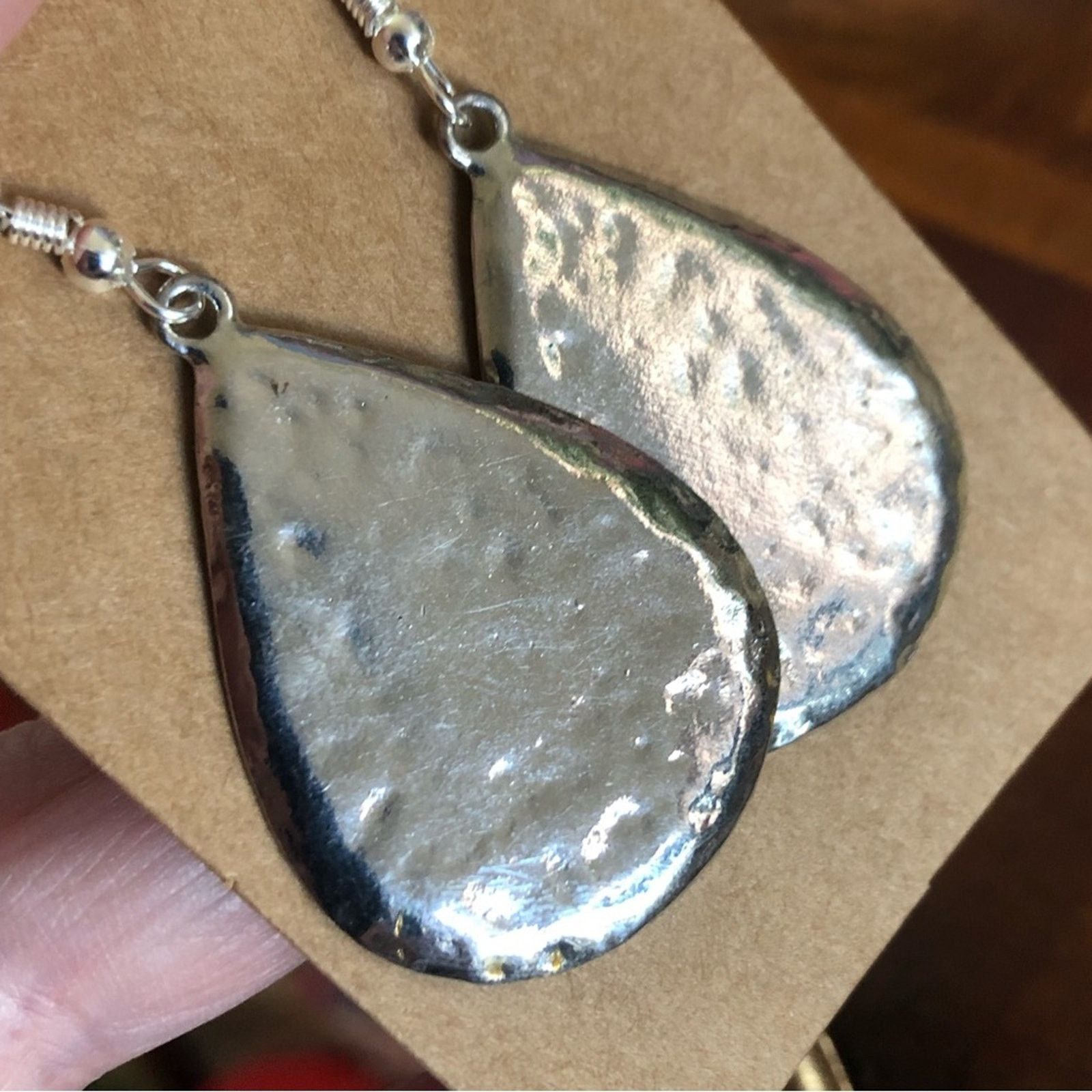 Jewelry Hammered design teardrop silver plated earrings Size ONE SIZE - 3 Thumbnail