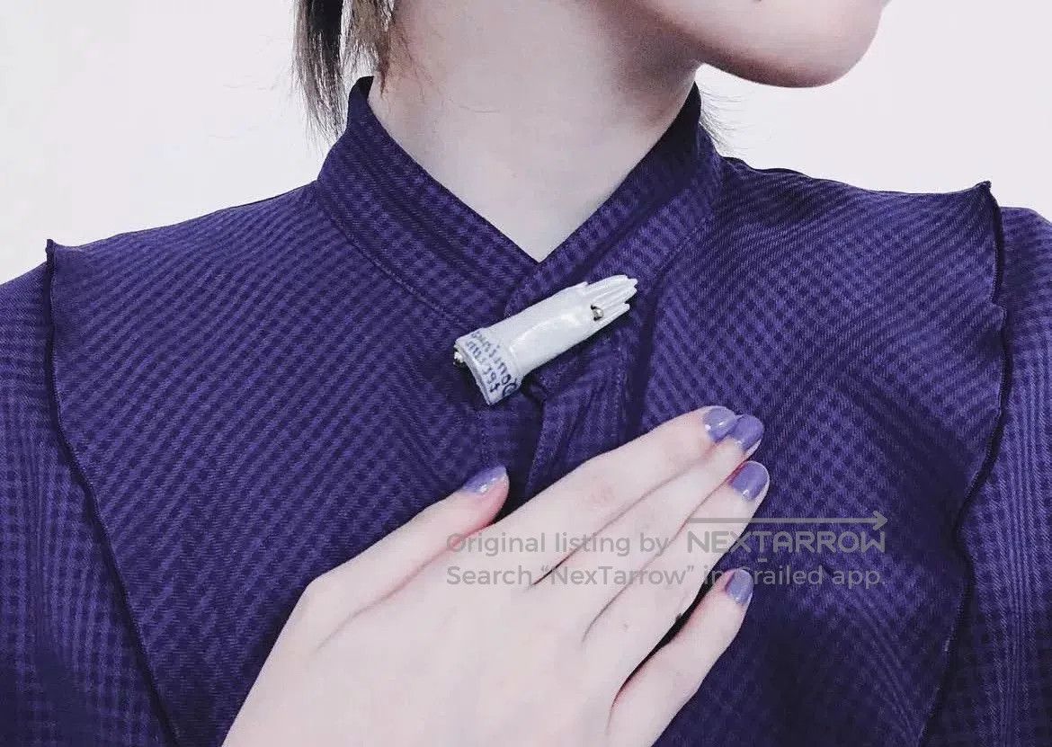 Online Ceramics Arii Momoyo Pottery Handmade Brooch. Size ONE SIZE - 3 Thumbnail