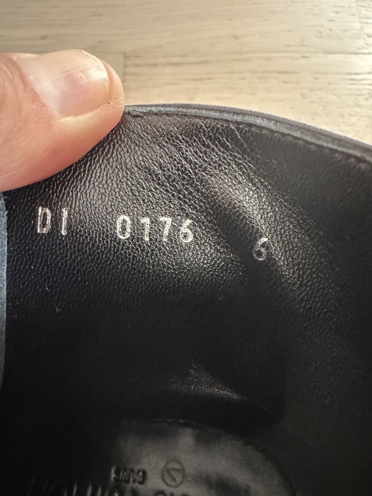 Louis Vuitton LOUIS VUITTON men boots marked sz UK 6 know the LV fit Size US 7 / EU 40 - 16 Thumbnail