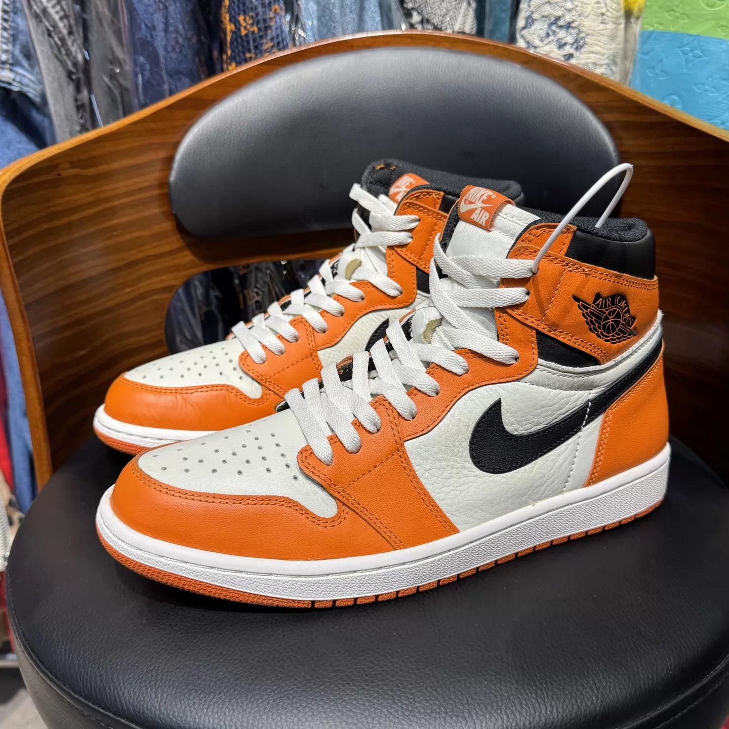 Nike AJ1 OG White Orange Shattered 44 US w/ box & black laces Size US 11 / EU 44 - 1 Thumbnail