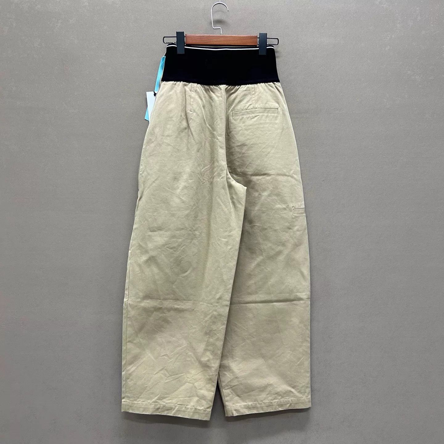 Alexander Wang alexanderwang khaki elastic waist logo pants 4 Size 27" / US 4 / IT 40 - 2 Thumbnail