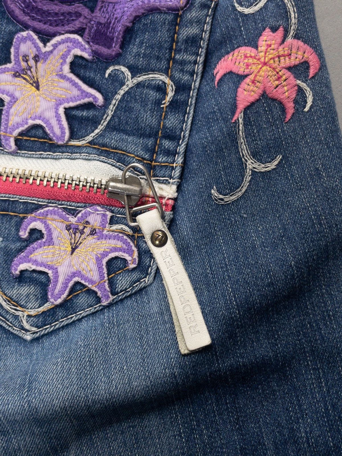 Hysteric Glamour Y2K Red Pepper Flare Jeans Floral Butterfly Embroidery Size 32" / US 10 / IT 46 - 3 Thumbnail