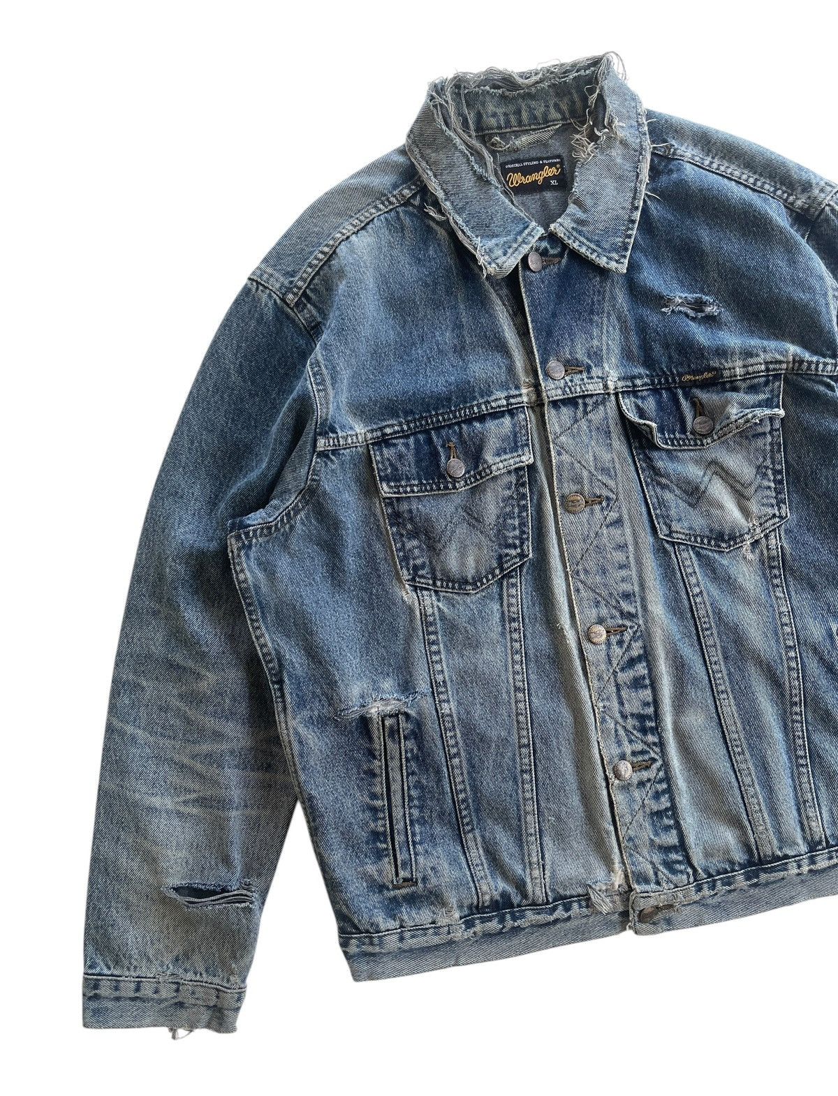 Vintage Thrashed!!! Vintage Wrangler Trucker Jacket Distressed Size US XL / EU 56 / 4 - 7 Thumbnail