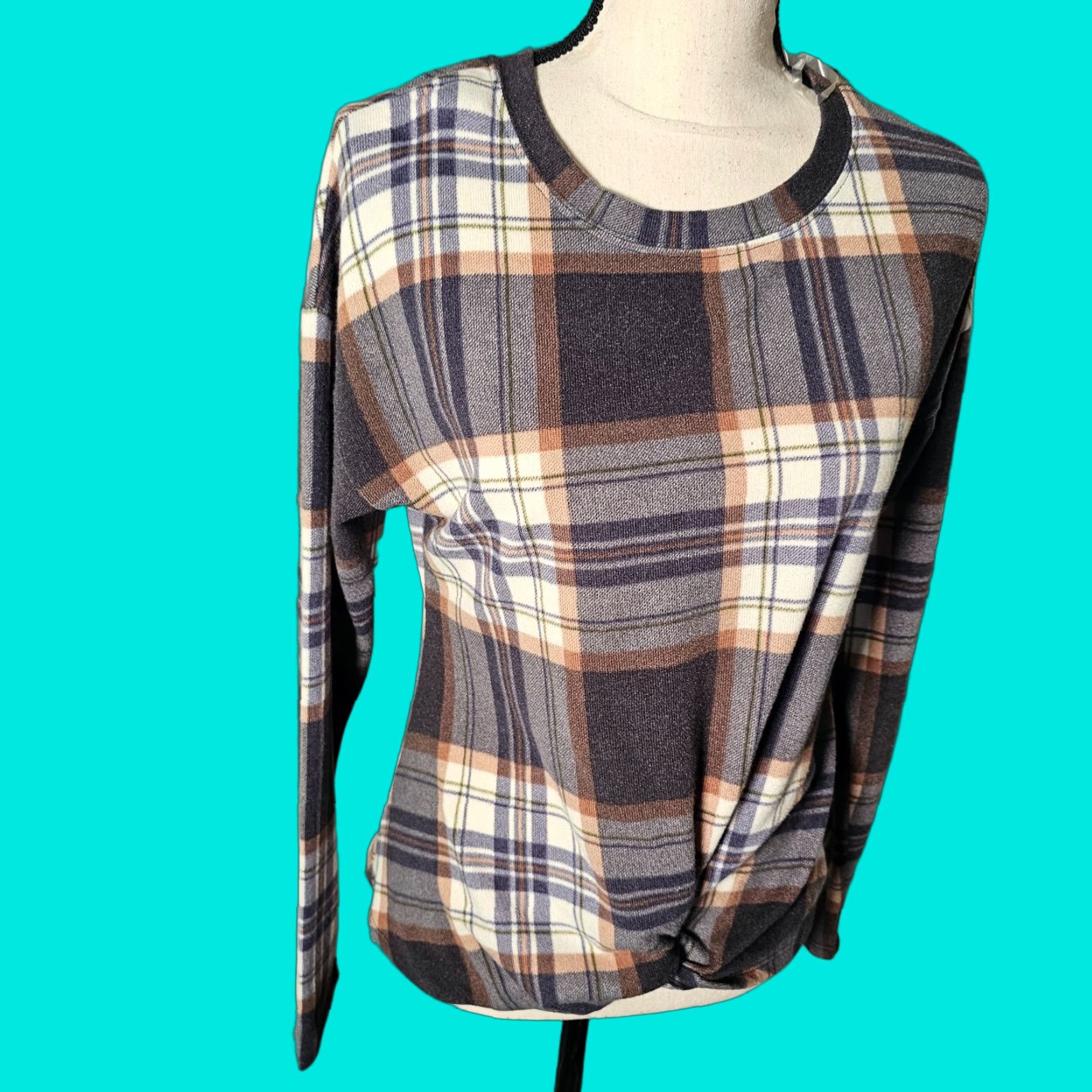 Vintage TRU SELF Women's Blouse Size S Cozy Soft Brown Plaid Long Sleeve Round Neck Classic Designer Size S / US 4 / IT 40 - 1 Thumbnail