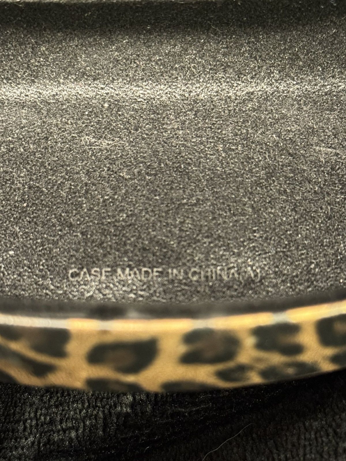 Guess Vintage Y2k Guess animal print glasses case Size ONE SIZE - 6 Thumbnail