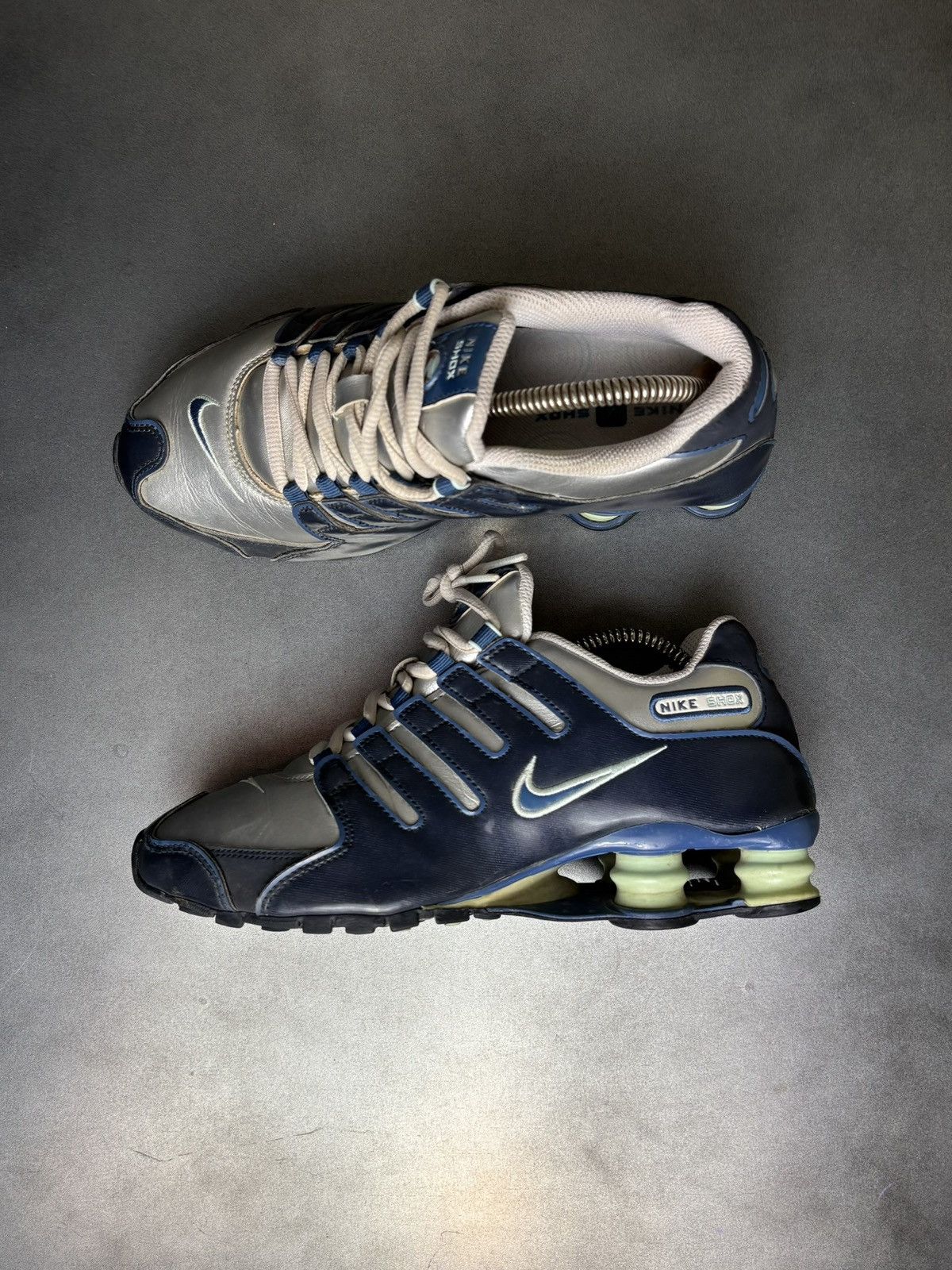 Nike 2009 Nike Shox NZ SL 2000s Patent Leather R4 Y2K 366571-041 Size US 7 / IT 37 - 16 Thumbnail
