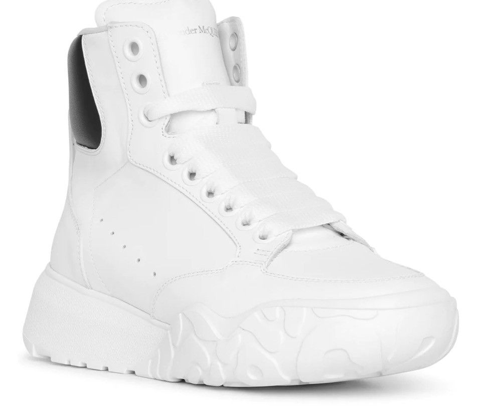 Alexander McQueen Alexander McQueen White and black high-top court sneakers Size US 8 / EU 41 - 8 Thumbnail