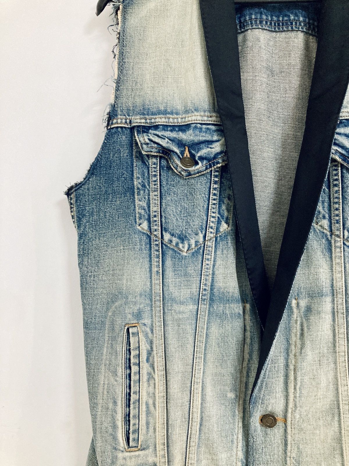 Saint Laurent Paris Saint Laurent Paris by Hedi Slimane 16SS Runway Denim Vest Size M / US 6-8 / IT 42-44 - 7 Thumbnail