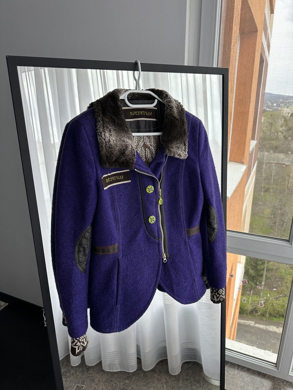Sportalm Kitzbuhel × Vintage Vintage Sportalm Woman Wool Winter Jacket with Fur Collar Size M / US 6-8 / IT 42-44 - 1 Thumbnail
