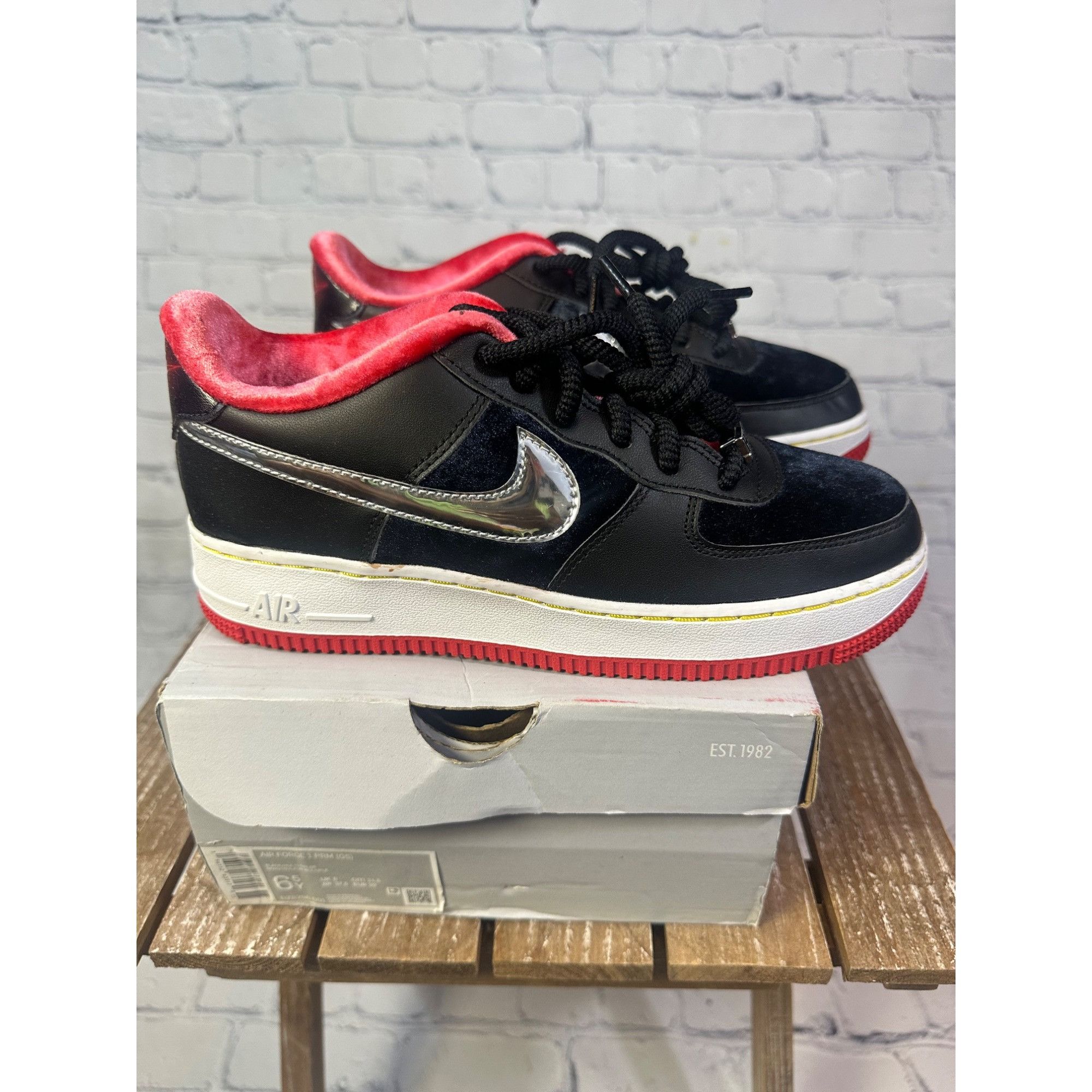 Nike Nike Air Force 1 PRM (GS) Size US 6.5 / IT 36.5 - 1 Thumbnail