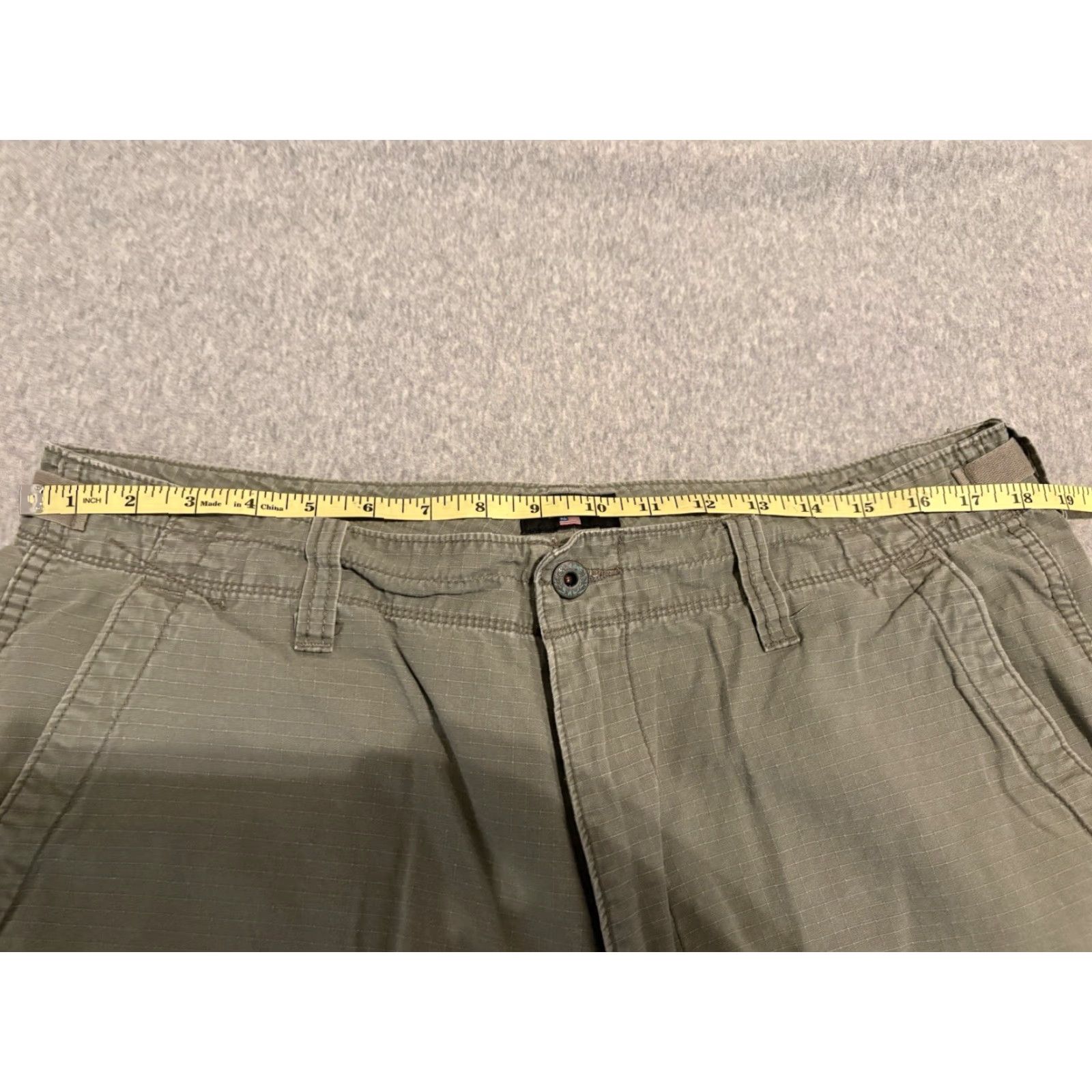 Polo Ralph Lauren Polo Ralph Lauren Polo Jeans Co Military Surplus Cargo Shorts Green Army 36 Mens Cargo Pocket 90s Y2K Military Surplus Cargo Shorts Mens 36 Green Size US M / EU 48-50 / 2 - 4 Thumbnail