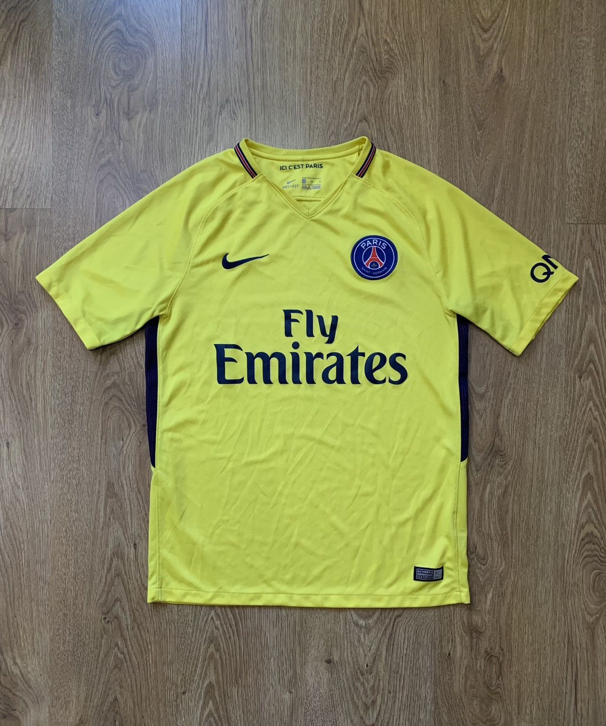 Nike Paris Saint Germain FC PSG 2017 2018 Nike soccer jersey Size US M / EU 48-50 / 2 - 1 Thumbnail