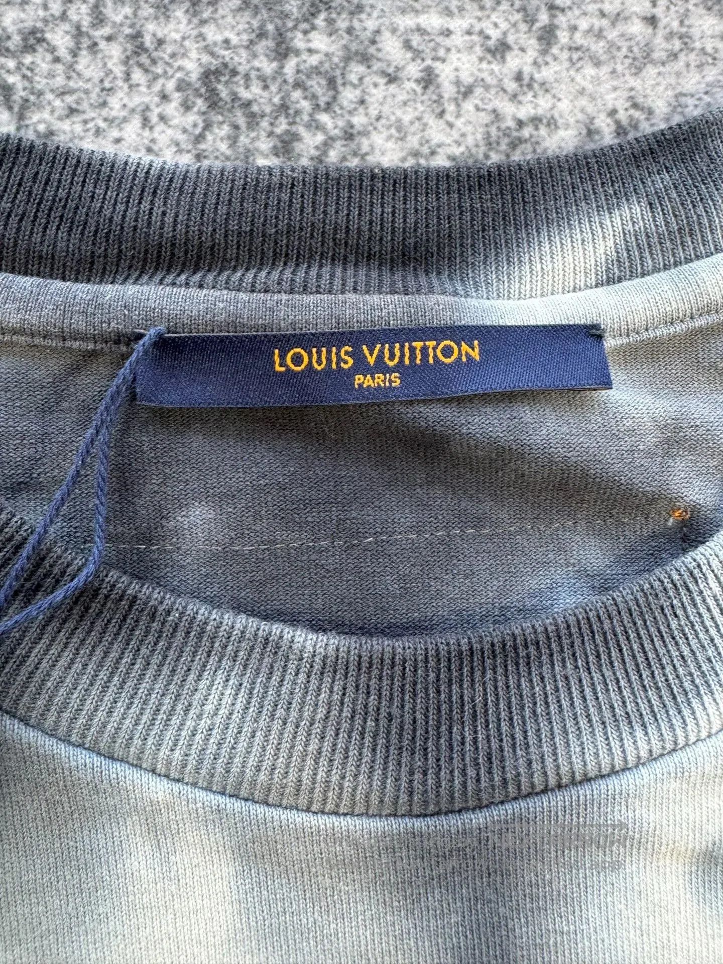Louis Vuitton Louis Vuitton Tie-Dye Letter Print Short-Sleeve. Size US L / EU 52-54 / 3 - 3 Thumbnail