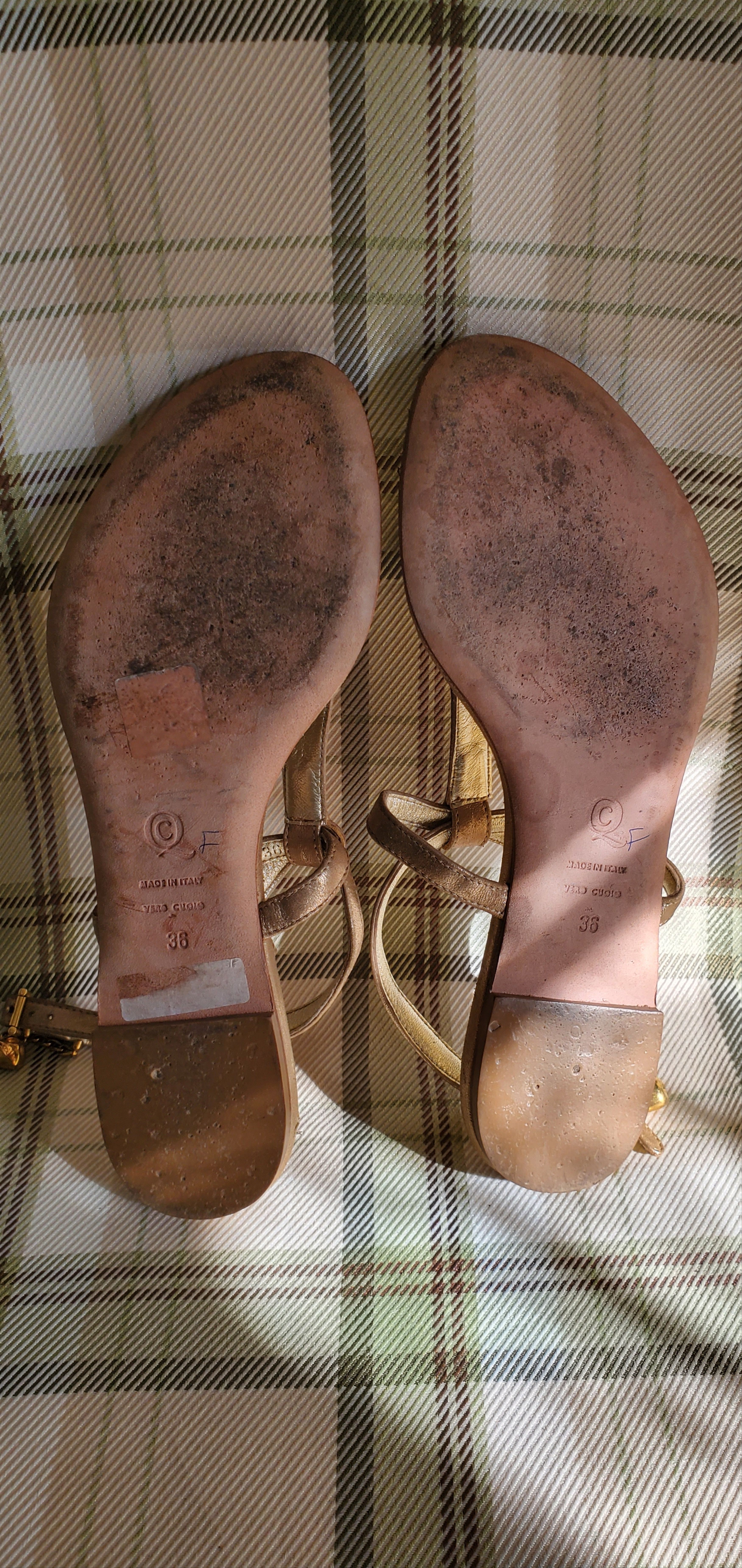 Alexander McQueen Alexander McQueen Gold Leather Skull Sandals Size US 6 / IT 36 - 3 Thumbnail