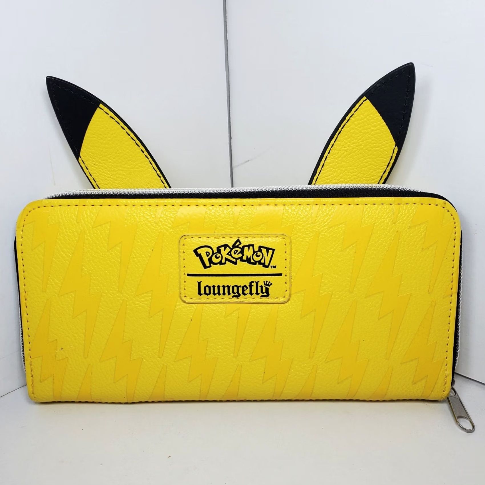 Vintage Loungefly Pokemon Pikachu Wallet Zip-Around Unisex Yellow Faux Leather 90s Anime Cartoon Geek Credit Card Size ONE SIZE - 2 Thumbnail