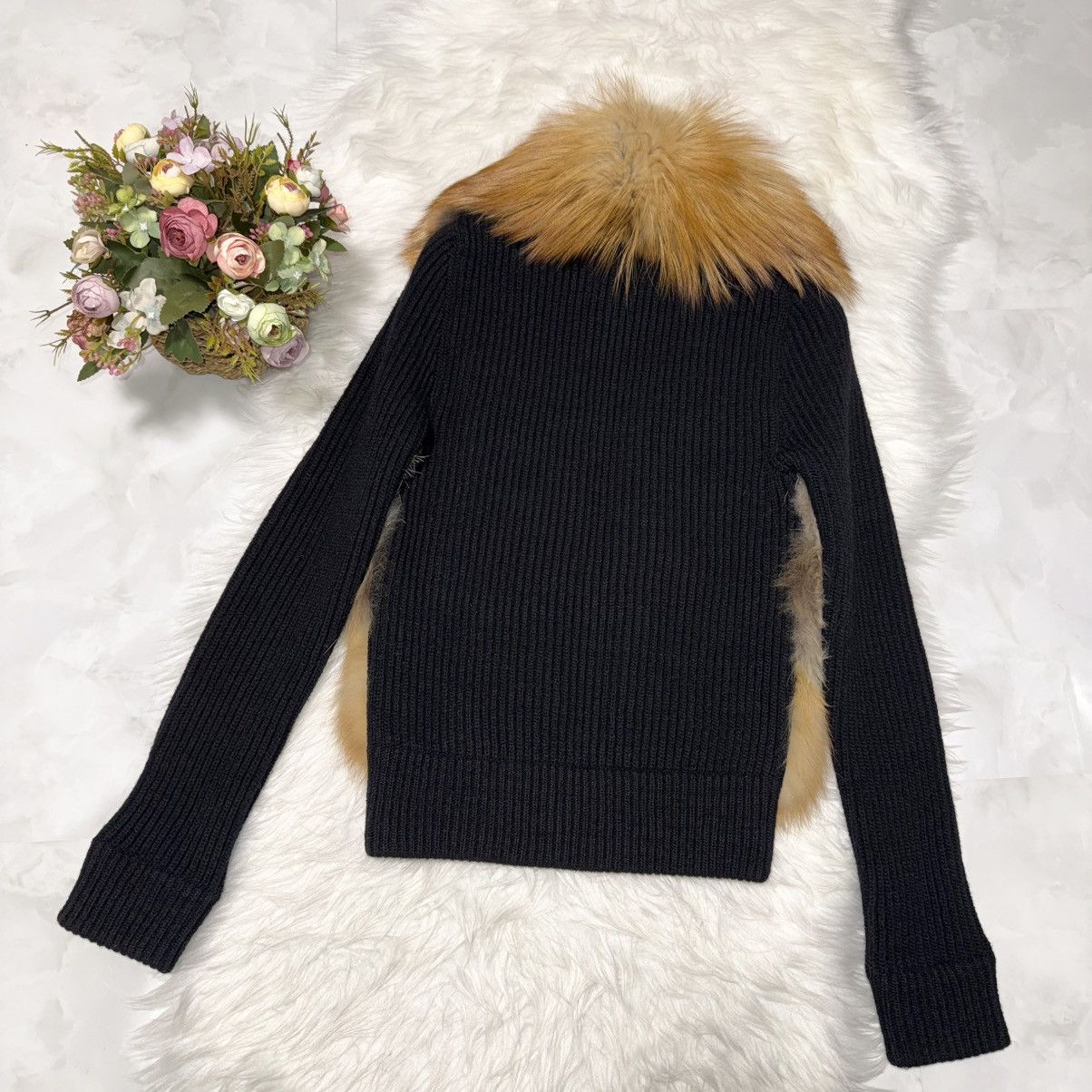 Louis Vuitton Authentic Louis Vuitton Fox/Coyote/Beaver Knit Fur Jacket S Size S / US 4 / IT 40 - 13 Thumbnail