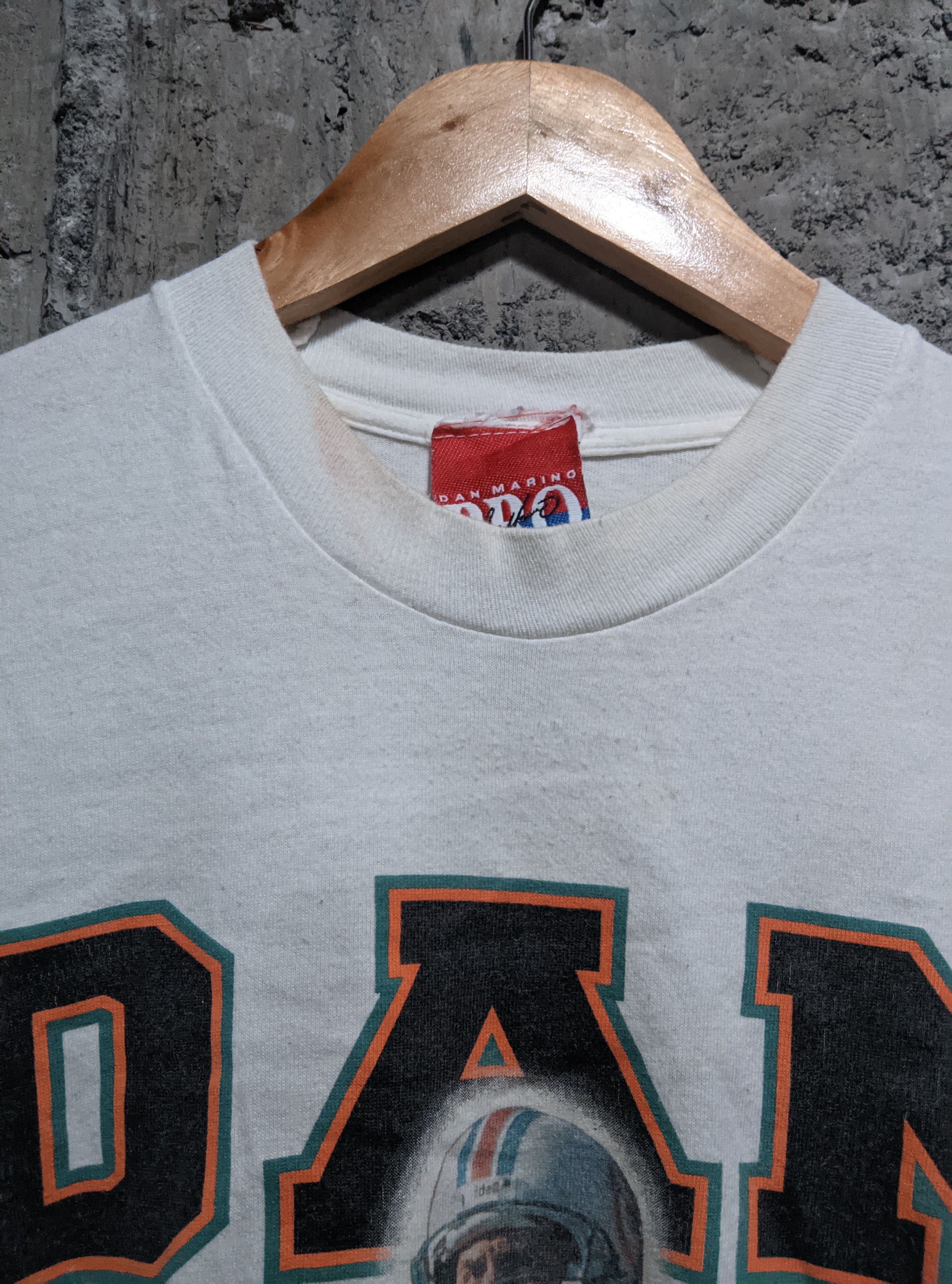 NFL Vintage dan marino nfl Miami Dolphins t shirt Size US XL / EU 56 / 4 - 2 Thumbnail