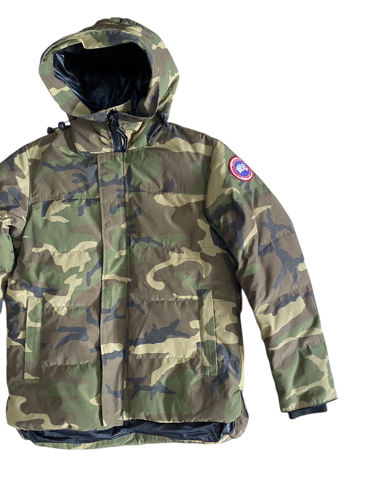 Canada Goose Canada Goose camo puffer jacket Size US S / EU 44-46 / 1 - 2 Thumbnail