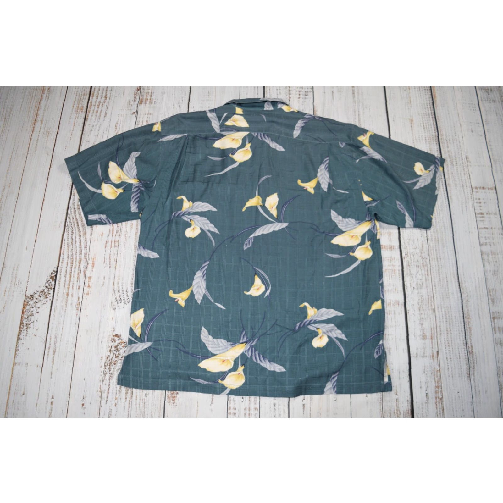 Tommy Bahama VINTAGE Tommy Bahama MENS Shirt L Blue Floral 100% Silk Short Sleeve Hawaiian Button-Up Collared with Pocket Mens Size US L / EU 52-54 / 3 - 6 Thumbnail