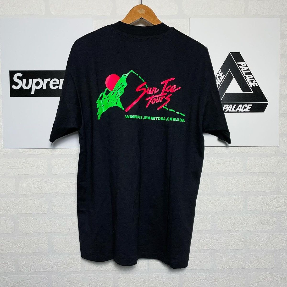 Hanes × Vintage Vintage t-shirt Winnipeg Canada Black Tours Hanes 90s Size US XL / EU 56 / 4 - 2 Thumbnail