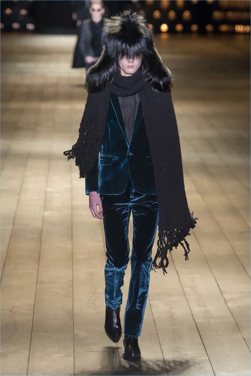 Saint Laurent Paris FW'18 Chapka Trapper Hat in Black Fox Fur Size ONE SIZE - 9 Thumbnail