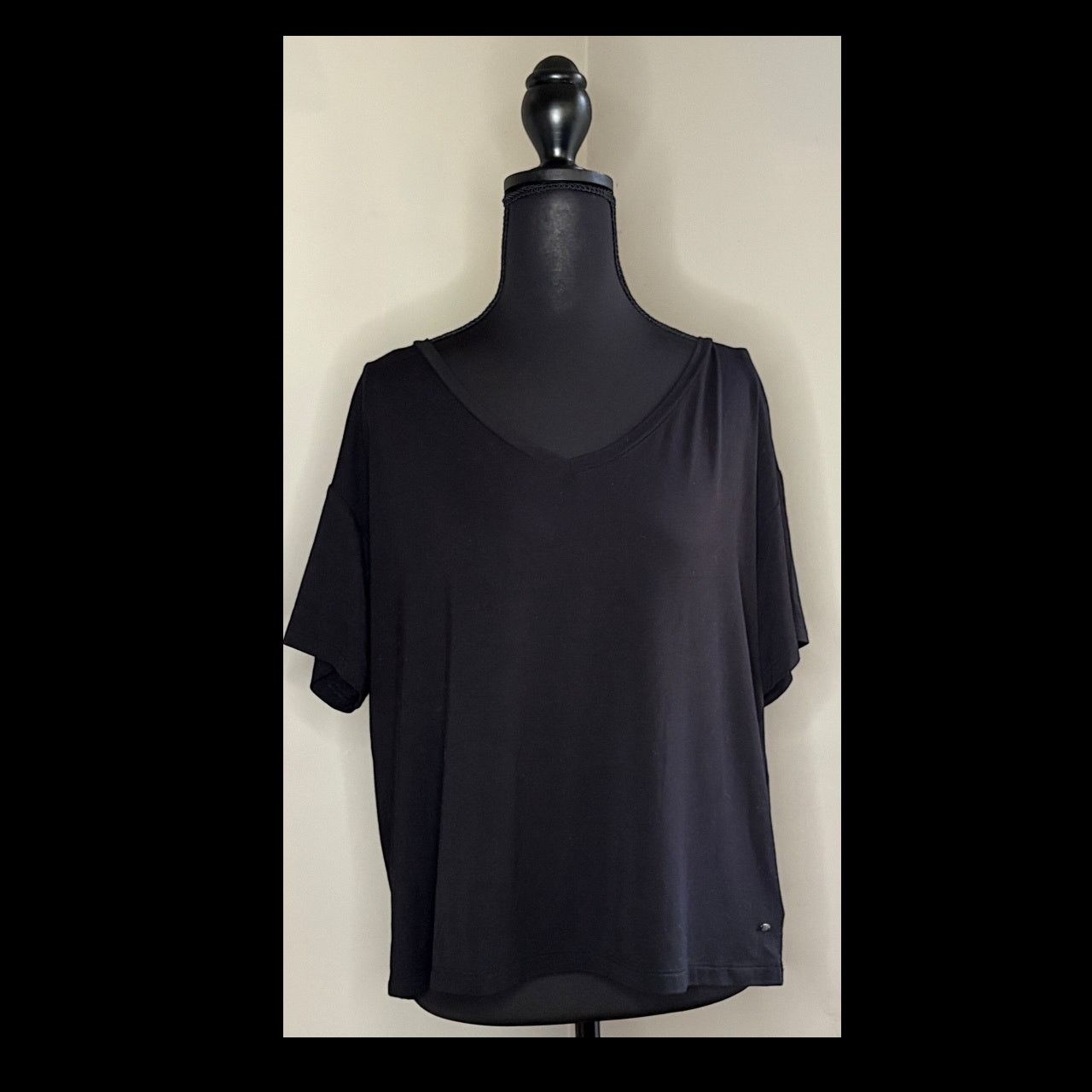 American Eagle Outfitters Aerie Black Relaxed Crop Tee with Cuffed Sleeves Size M / US 6-8 / IT 42-44 - 2 Thumbnail