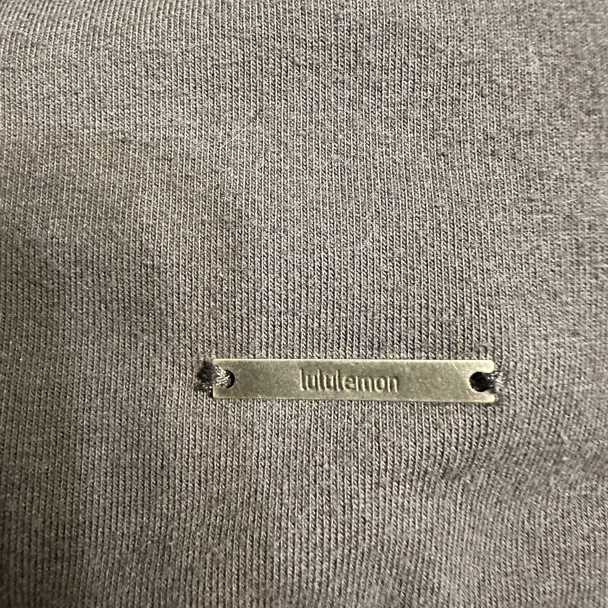 Lululemon Lululemon Gray Hooded Sweatshirt Jacket w/thumb holes Size S / US 4 / IT 40 - 4 Thumbnail