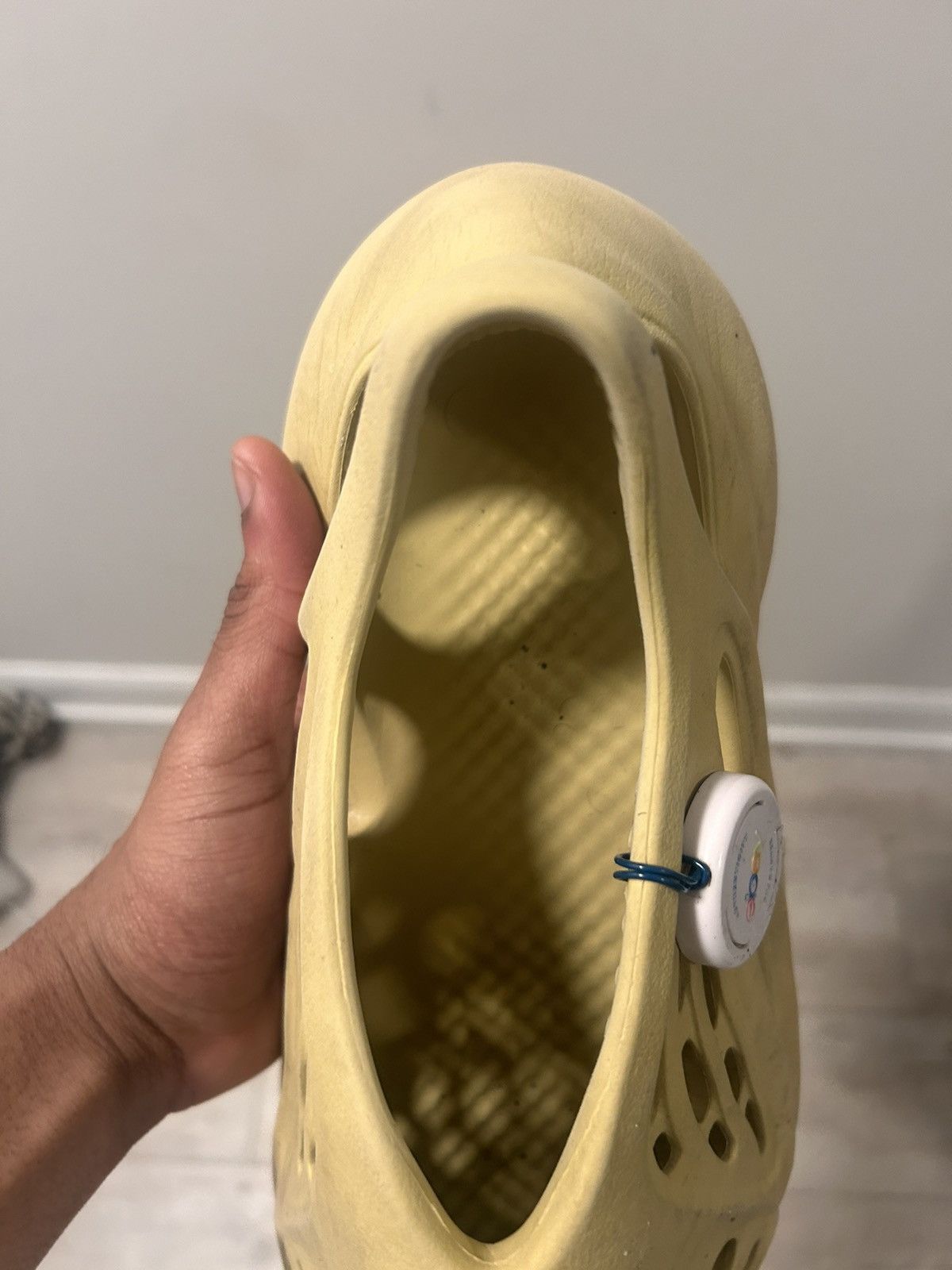 Kanye West × Yeezy Foam runner sulfur Size US 9 / EU 42 - 6 Thumbnail