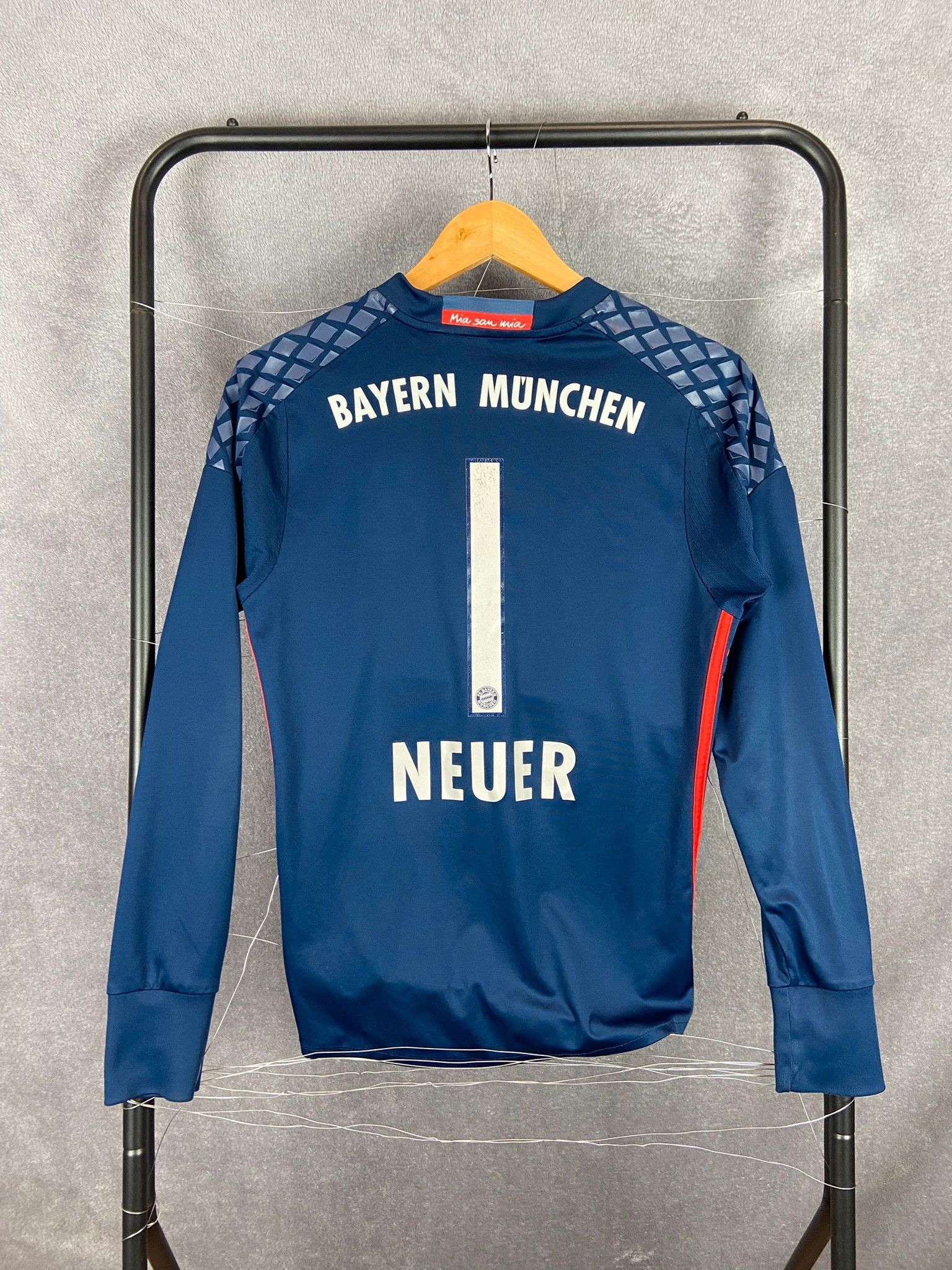 Adidas Bayern Munich Neuer GK Jersey Adidas S Size US S / EU 44-46 / 1 - 1 Thumbnail
