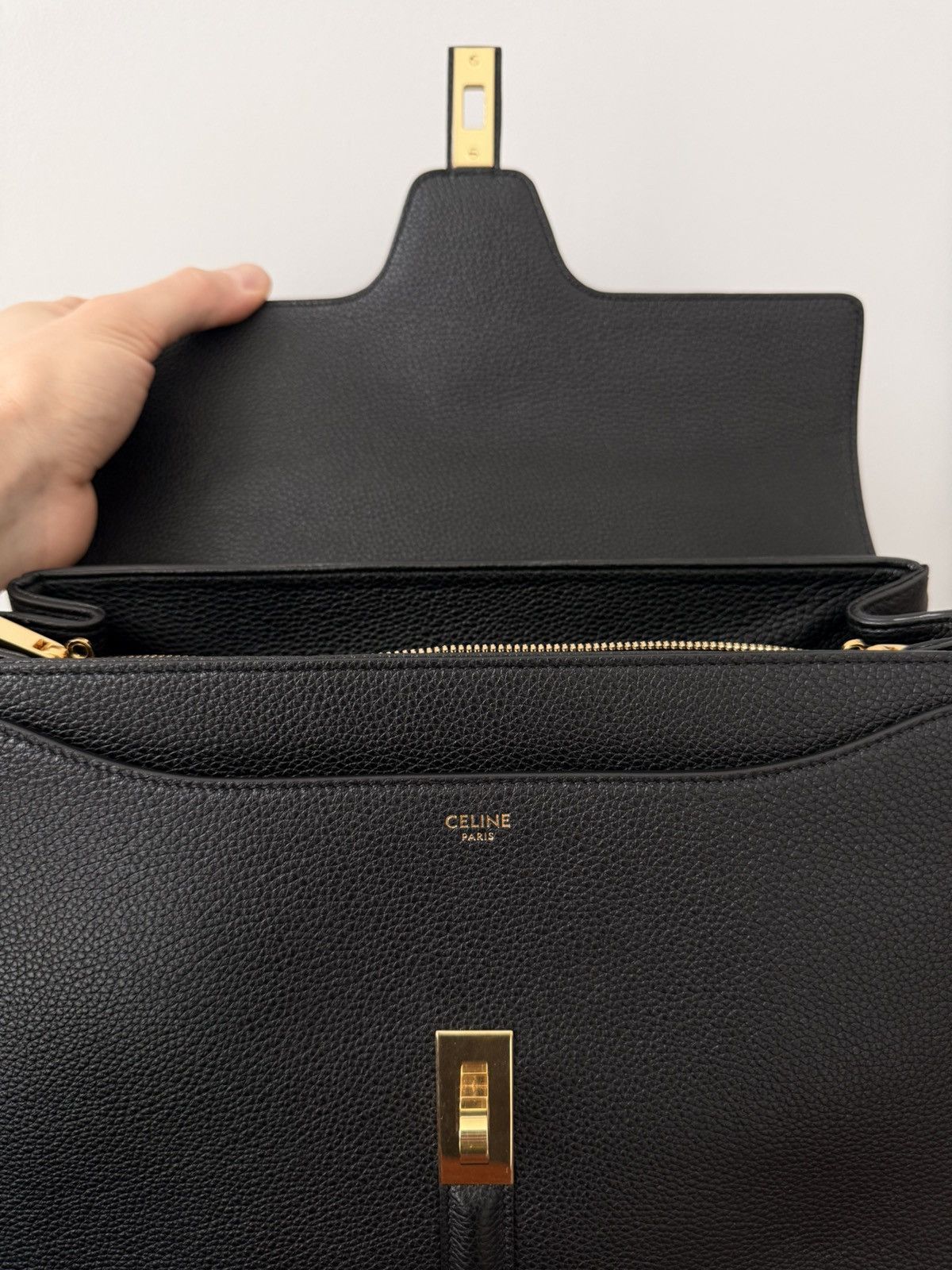 Celine Classic 16 Bag in Grained Calfskin Size ONE SIZE - 6 Thumbnail