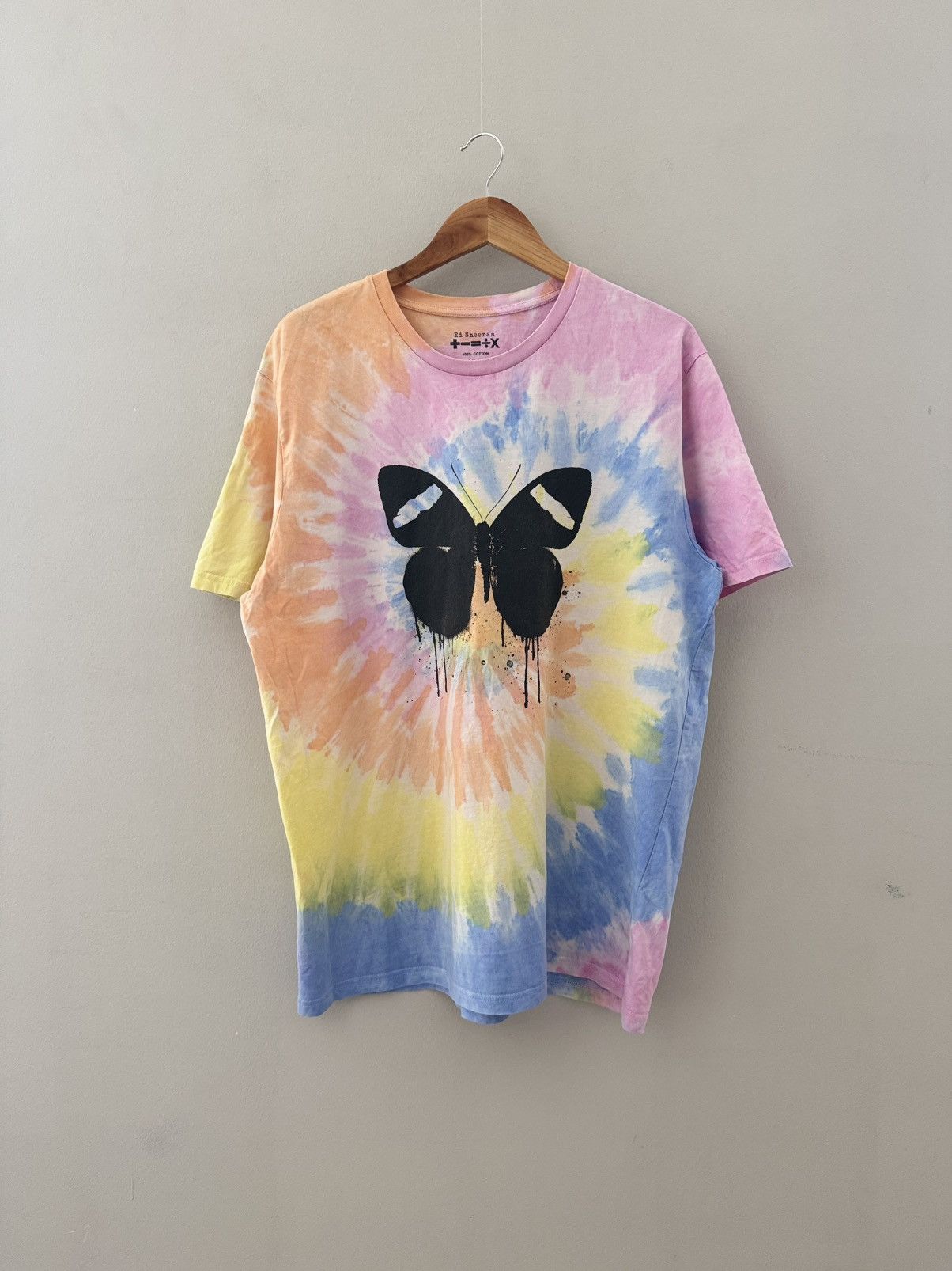 Band Tees Ed Sheeran band tee rock Butterfly T-shirts vintage size XXL Size US XL / EU 56 / 4 - 1 Thumbnail