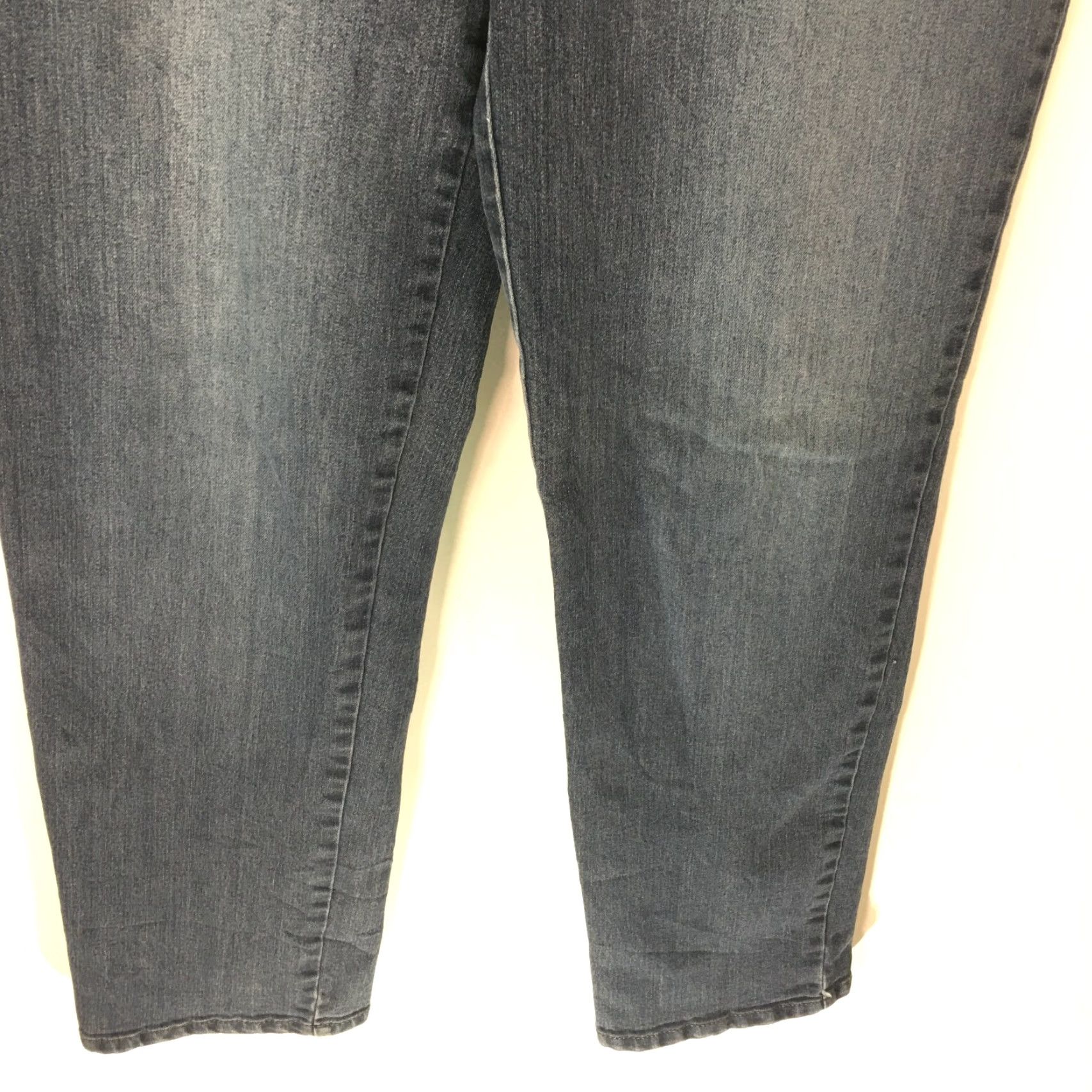 Gloria Vanderbilt Gloria Vanderbilt Womens Jeans Flat Front Straight Blue Size 12 34" Waist 30" Inseam Regular Rise High 5-Pocket Denim Dress Casual Womens Jeans Size 34" / US 12 / IT 48 - 5 Thumbnail