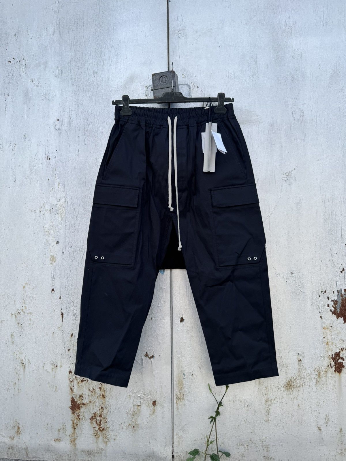 Rick Owens RICK OWENS DRAWSTRING CROPPED PANTS LIDO Size US 36 / EU 52 - 2 Thumbnail