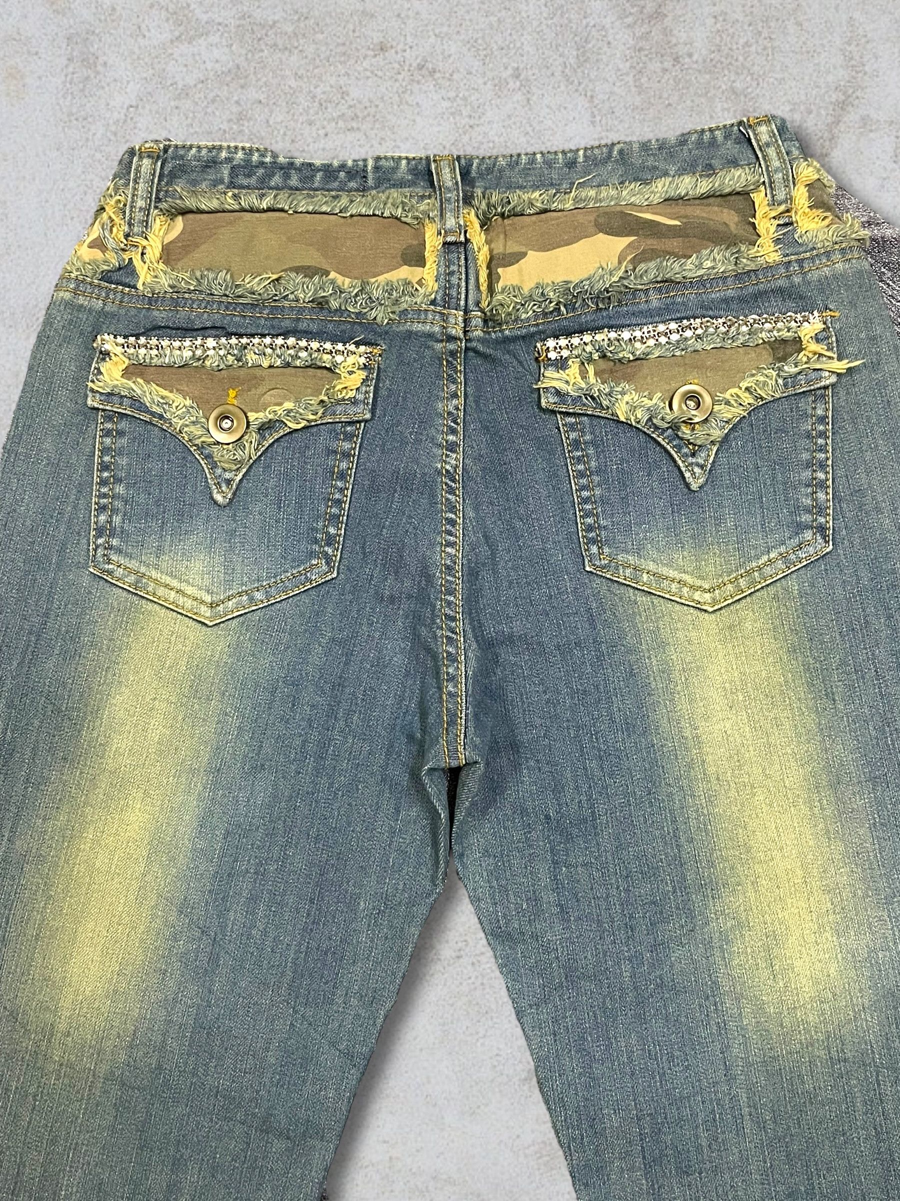 Japanese Brand Vtg Japanese Crystal Beads Distressed Bootcut Frayed Jeans Size 28" / US 6 / IT 42 - 5 Thumbnail
