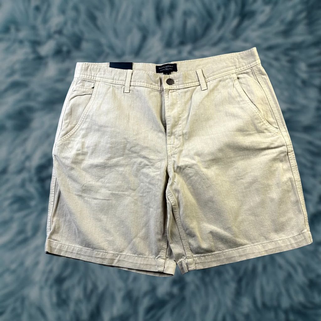 Banana Republic Banana Republic Shorts Mens 36 Beige Tan Surplus Twill Cotton Chino Khaki Size US 36 / EU 52 - 1 Thumbnail