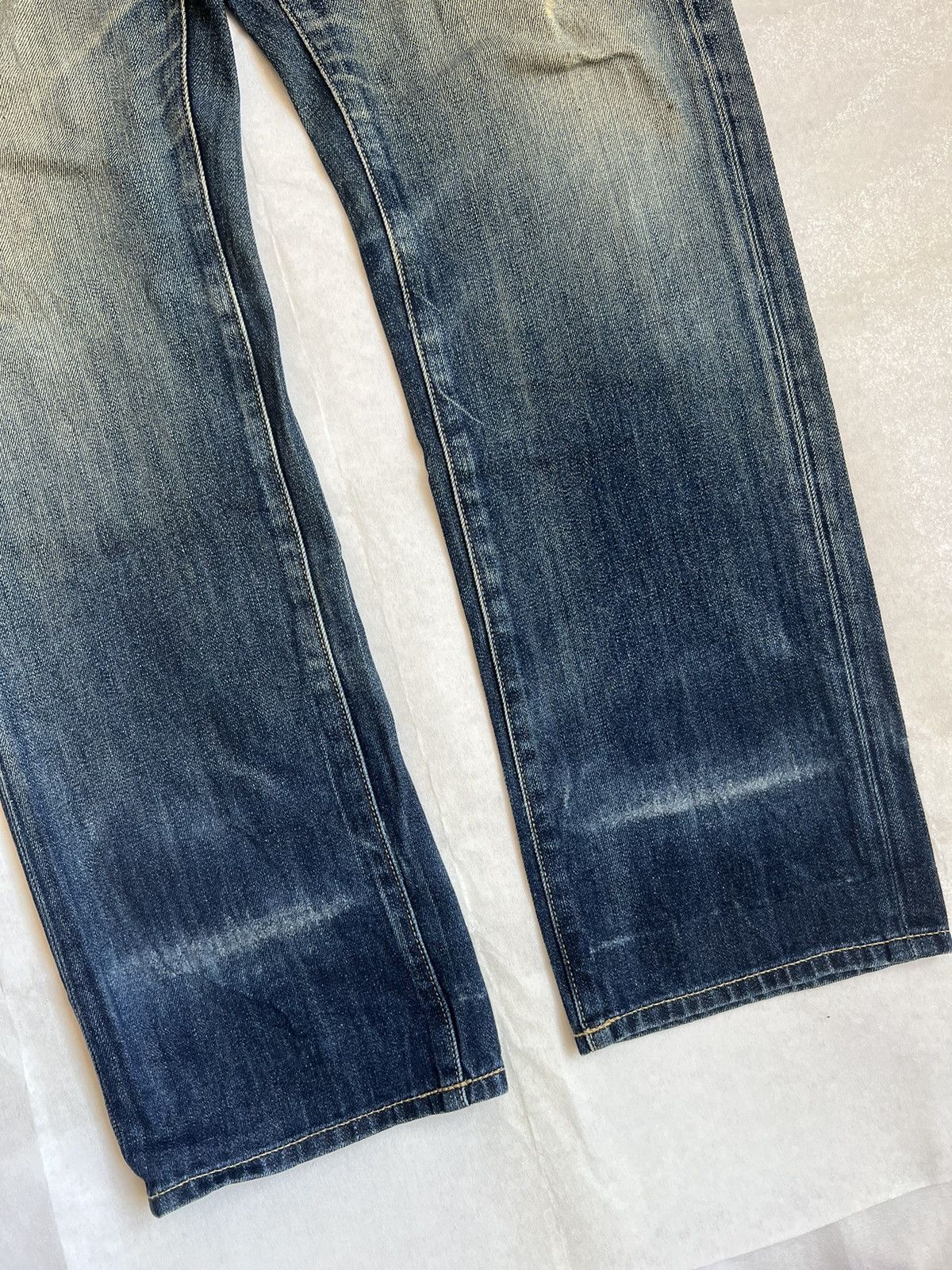 Uniqlo Uniqlo Regular Straight distressed and aging denim Size US 38 / EU 54 - 3 Thumbnail