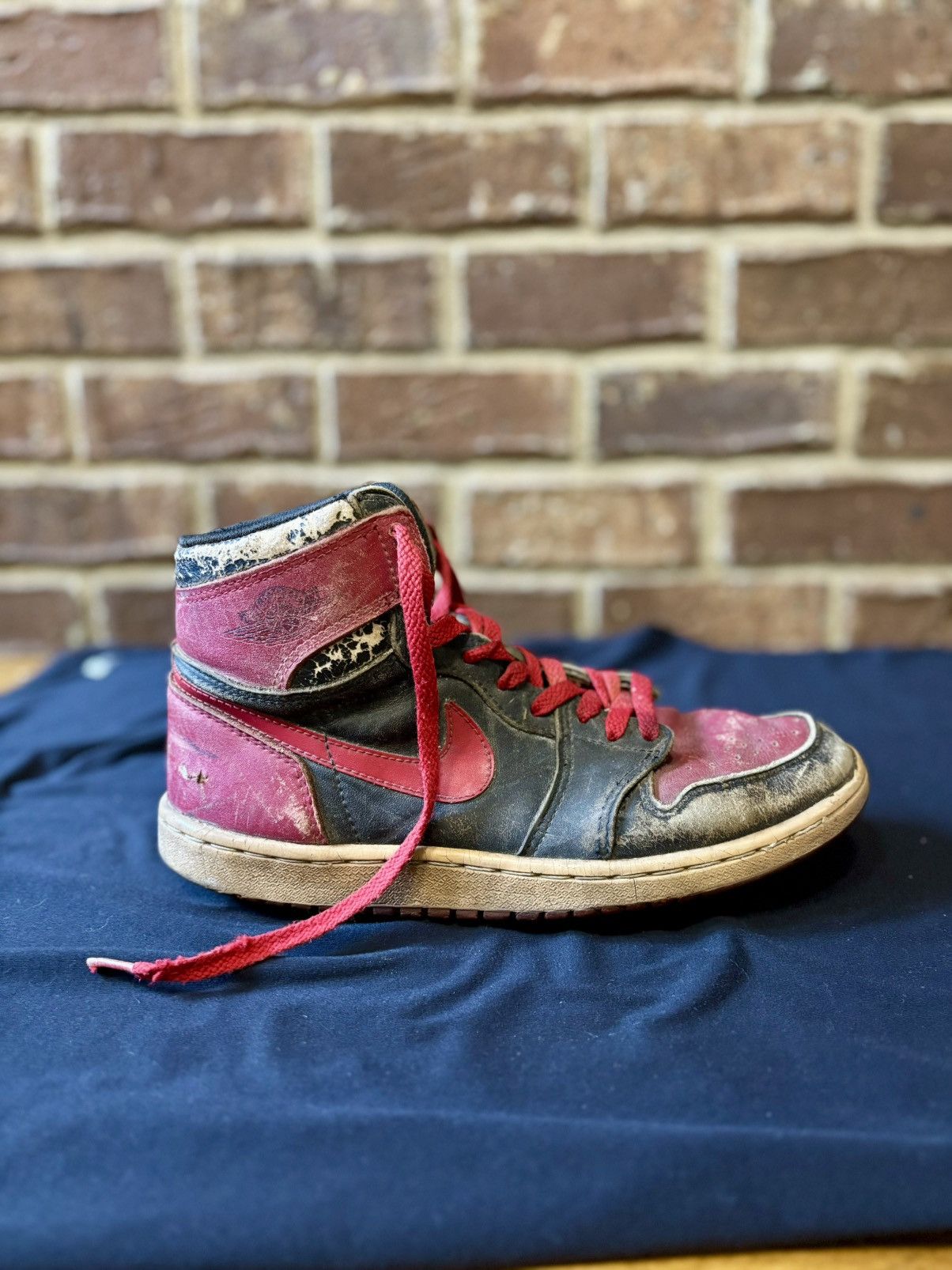 Nike 1985 Jordan 1 Bred 9 1/2 Size US 9.5 / EU 42-43 - 4 Thumbnail