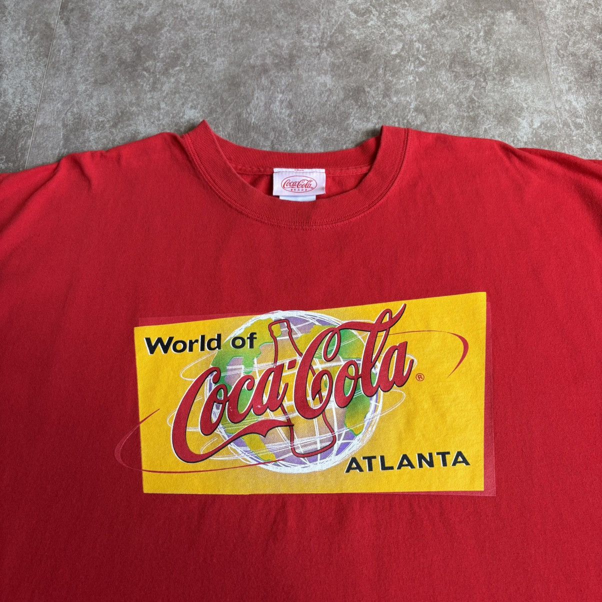 Vintage Vintage 2000s World of Coca-Cola Atlanta T Shirt Size US XXL / EU 58 / 5 - 1 Thumbnail