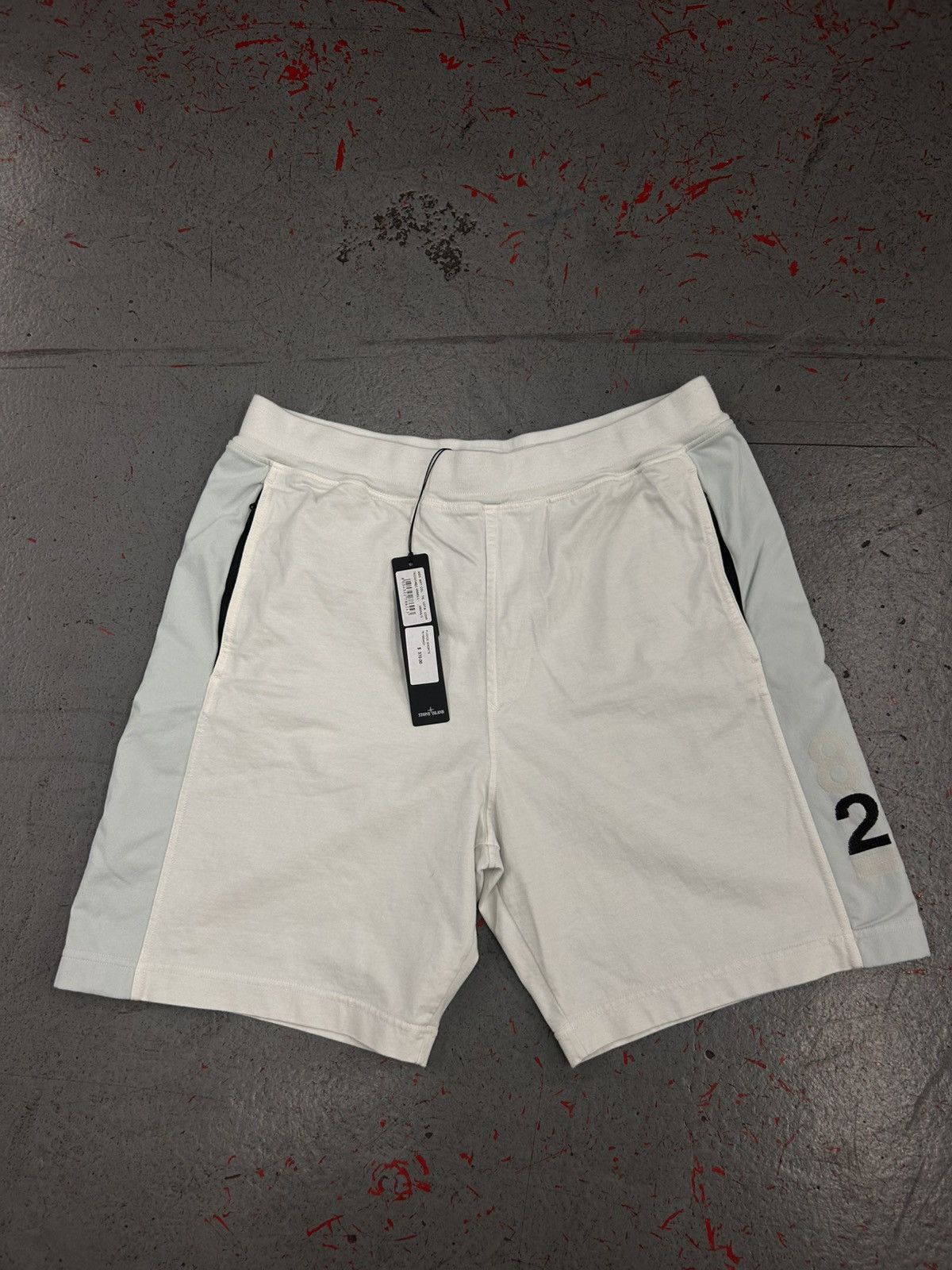 Stone Island Stone Island Fleece Shorts 8222 Size Large NEW Size US 34 / EU 50 - 1 Thumbnail