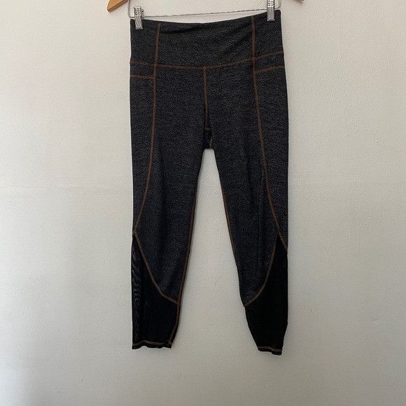 Athleta Athleta Chaturanga Grey With Brown Seam Cropped Leggings Size 26" / US 2 / IT 38 - 1 Thumbnail