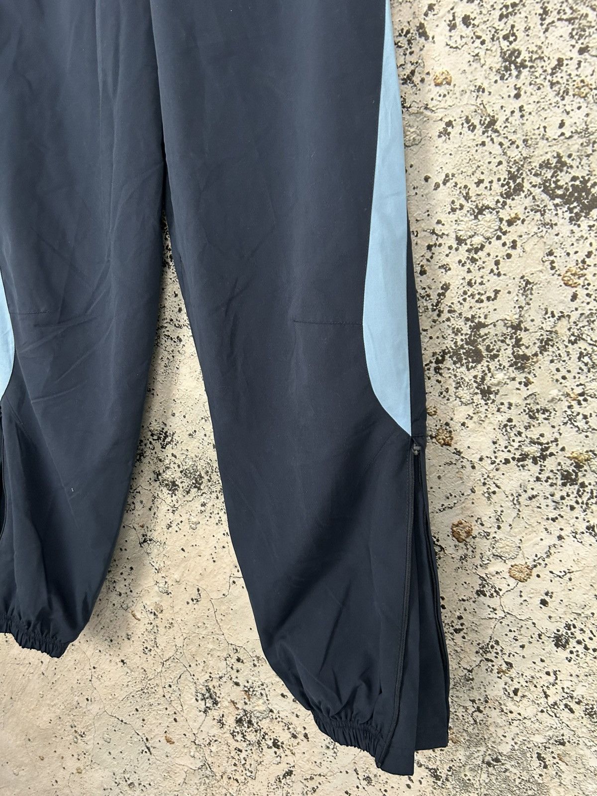 Umbro Vintage Umbro Track Sweatpants Streetwear Sport Football 90s Size US 34 / EU 50 - 3 Thumbnail