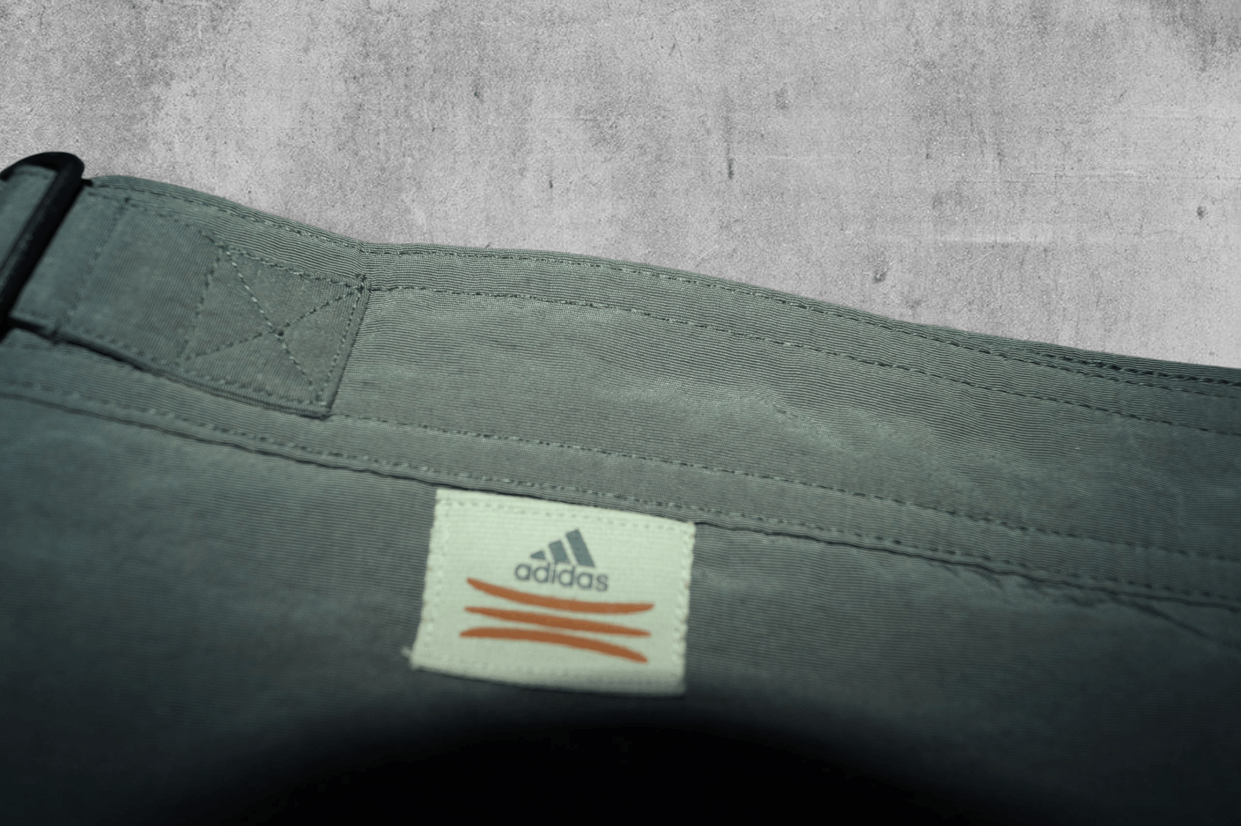 Adidas Rare x Adidas x Vintage x 2000 x Cargo Shorts x L size Size US 34 / EU 50 - 11 Thumbnail