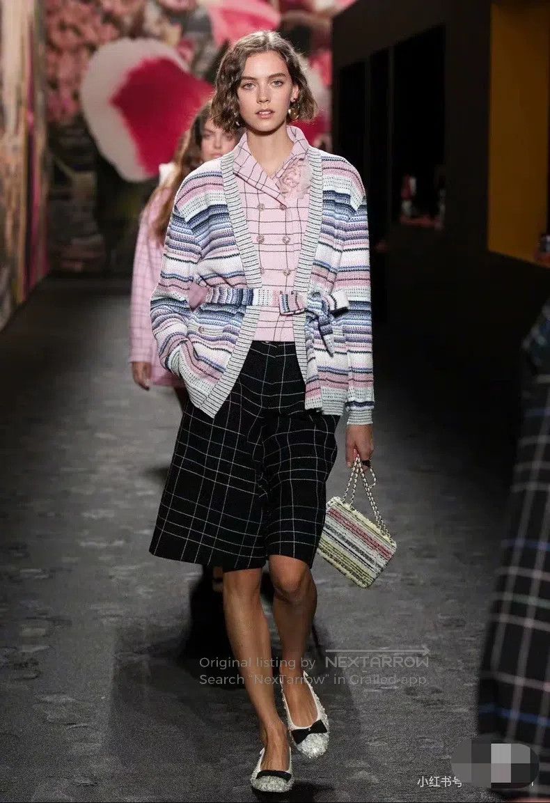 Chanel Chanel 24S pink, white and blue striped V-neck tie cardiga Size L / US 10 / IT 46 - 3 Thumbnail
