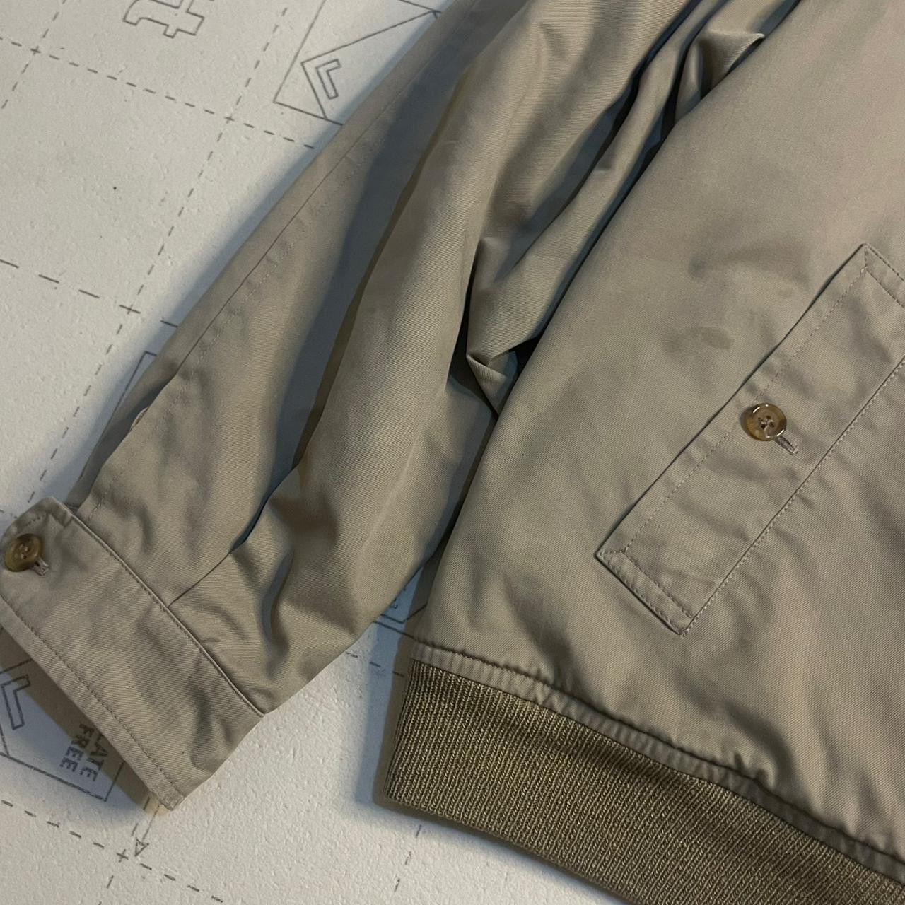 Burberry VINTEGE BURBERRY bomber jacket NOVA CHECK cotton men biege Size US M / EU 48-50 / 2 - 12 Thumbnail