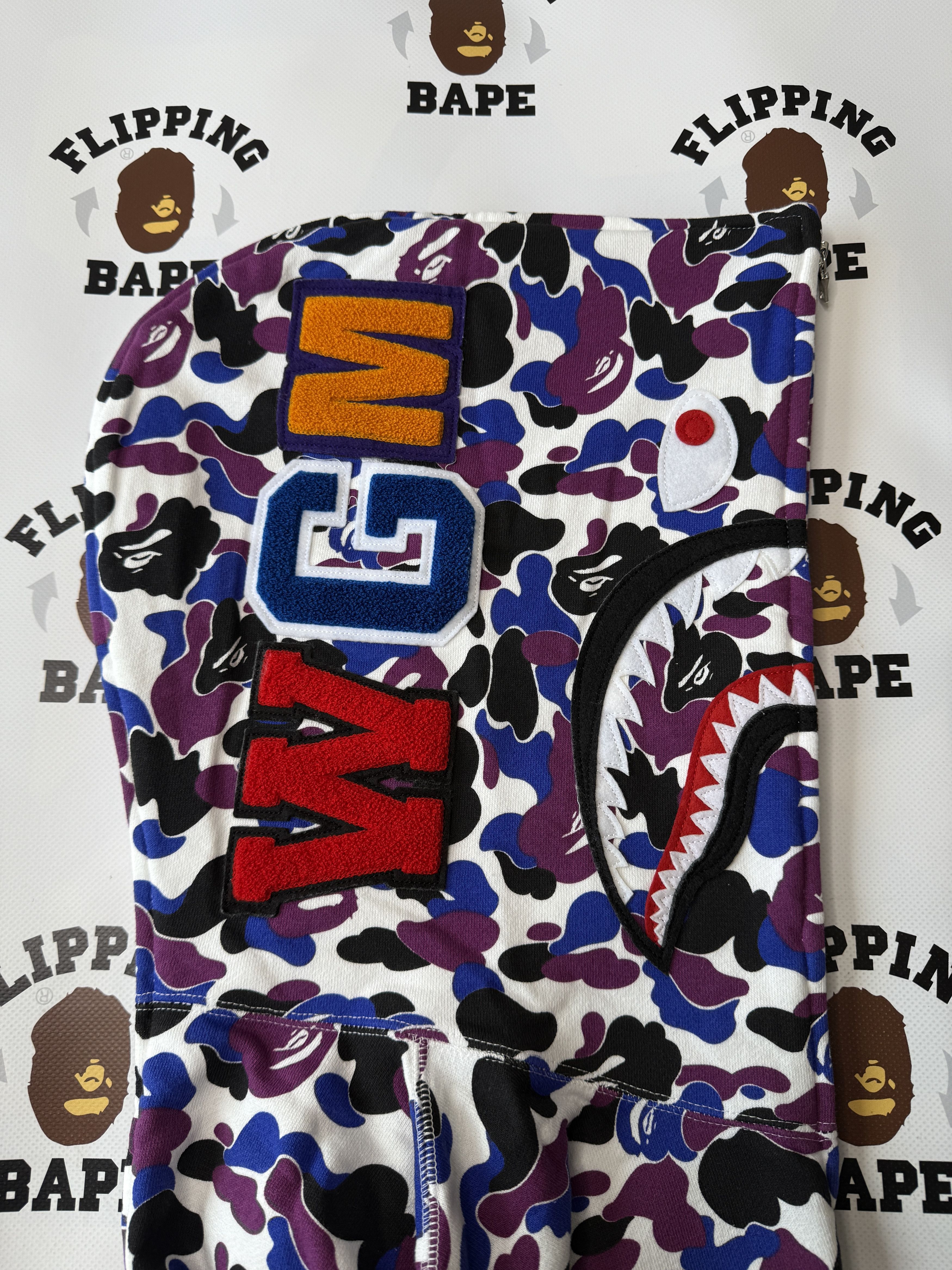 Bape BAPE STORE HONG KONG SEPARATE SHARK FULL ZIP HOODIE Size US L / EU 52-54 / 3 - 5 Thumbnail