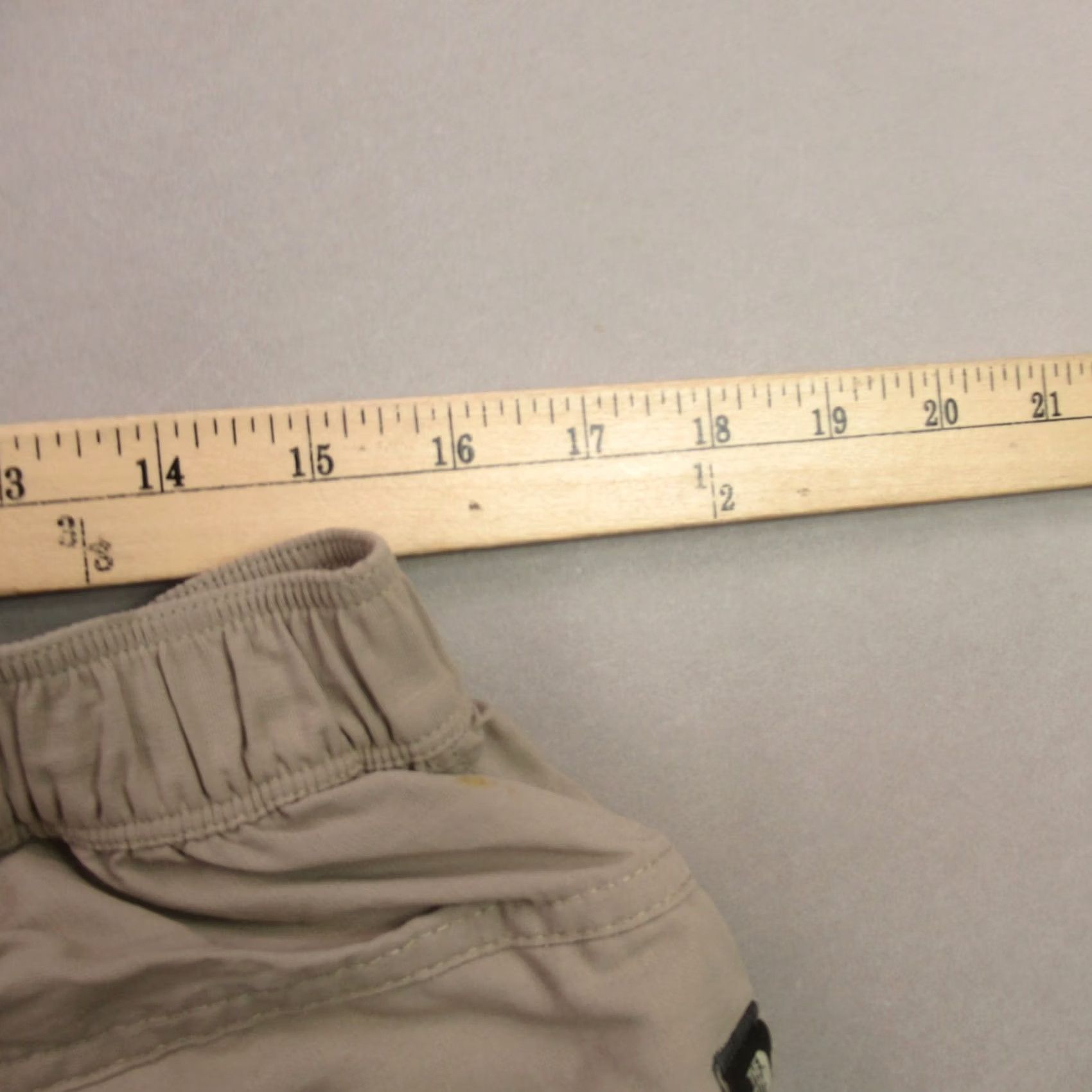 The North Face North Face Cargo Shorts Men's Size Medium Outdoor Hiking 30" Waist 8" Inseam Size US 31 - 7 Thumbnail